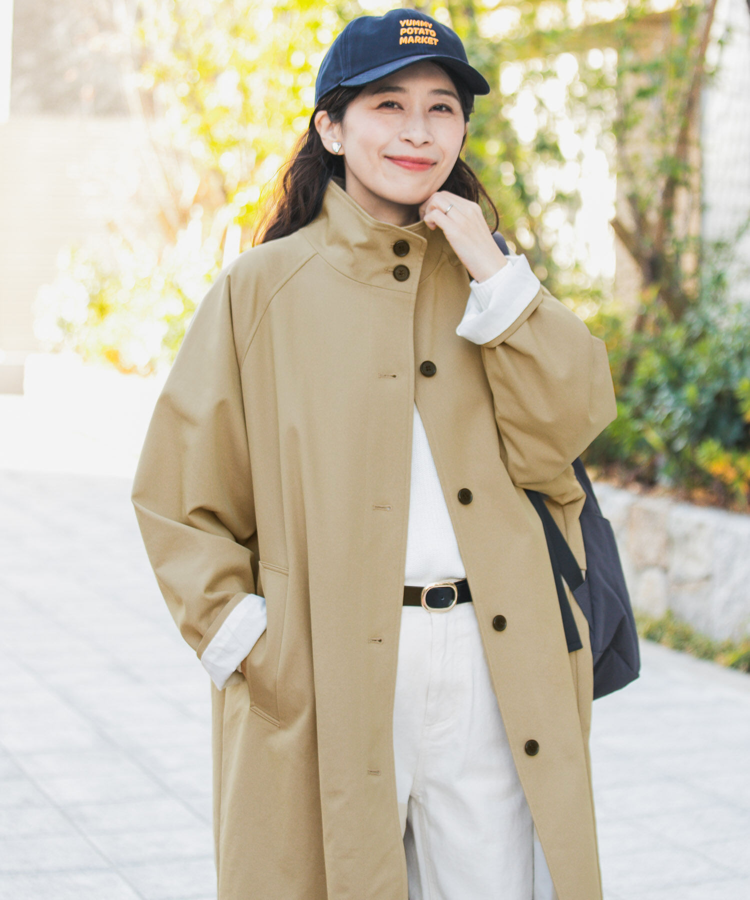 URBAN RESEARCH DOORS「BACKヨークスタンドカラーコート」|ノーカラーコート|ベージュ