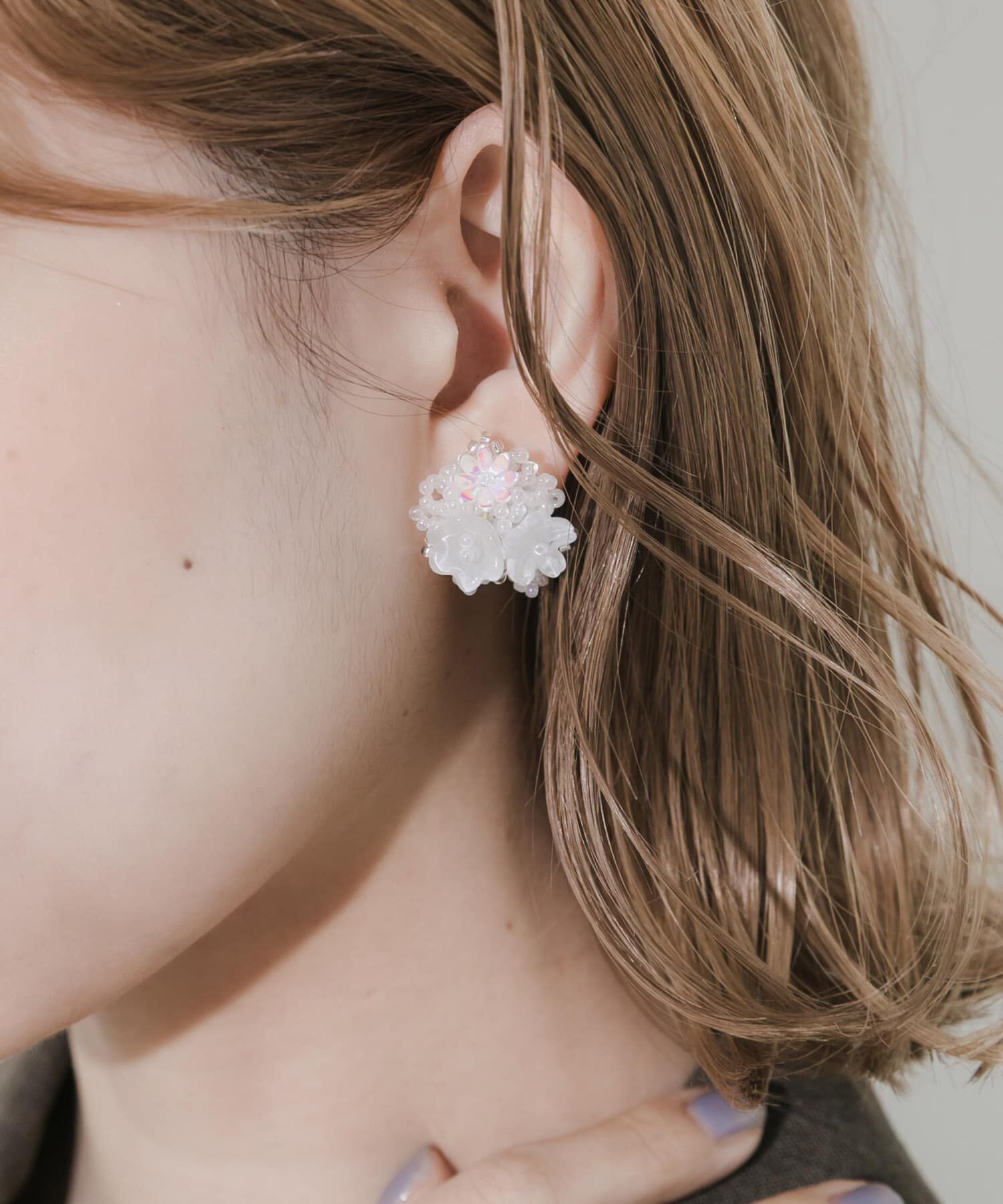 SMELLY「フラワービーズボリュームイヤリング」|イヤリング|