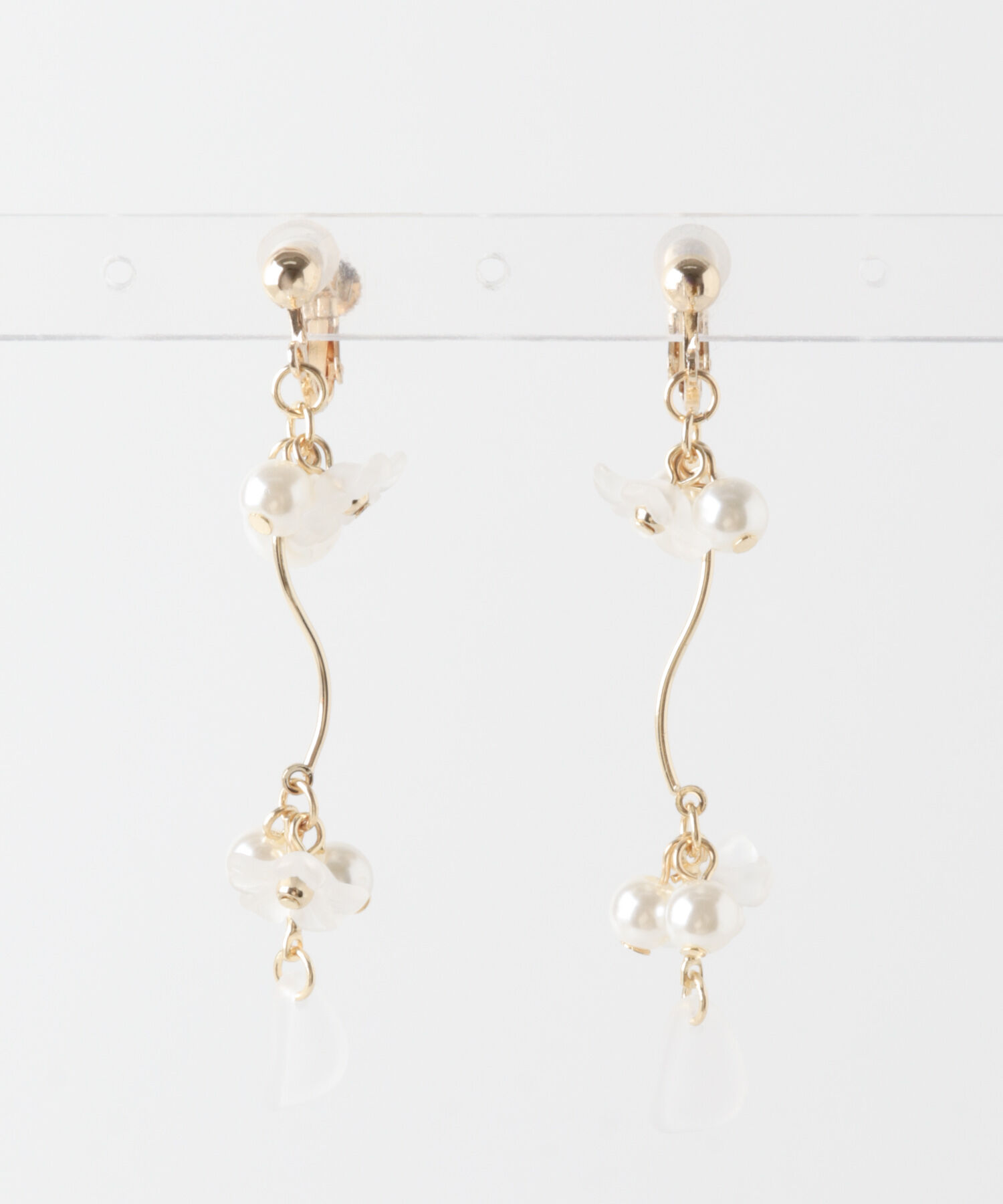 SMELLY「パールフラワースウィングイヤリング」|イヤリング|