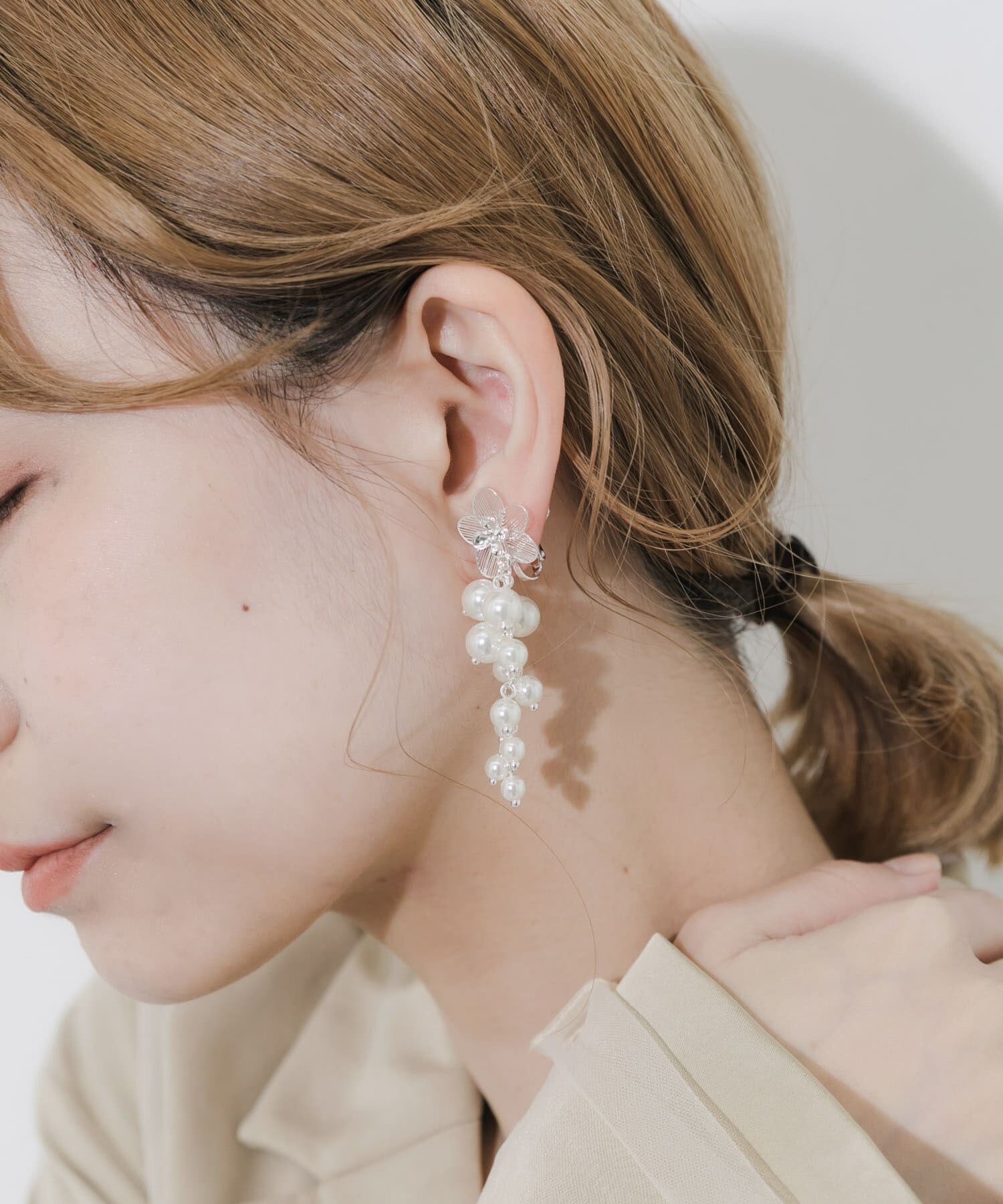 SMELLY「フラワーパールスウィングイヤリング」|イヤリング|