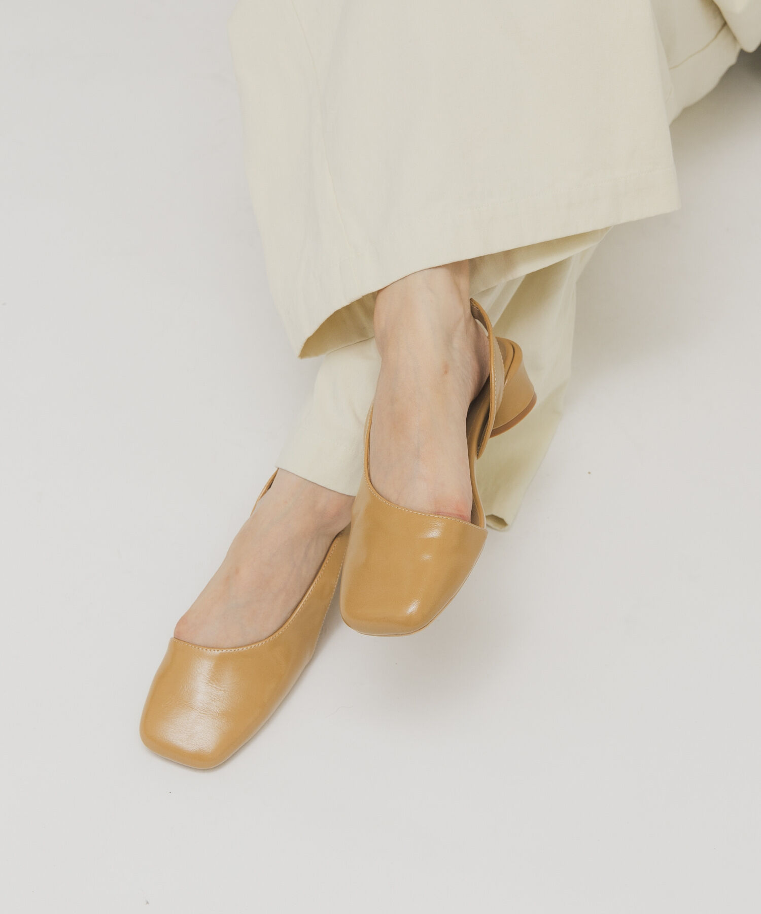  「スクエアトゥアシンメトリーパンプス」|パンプス|