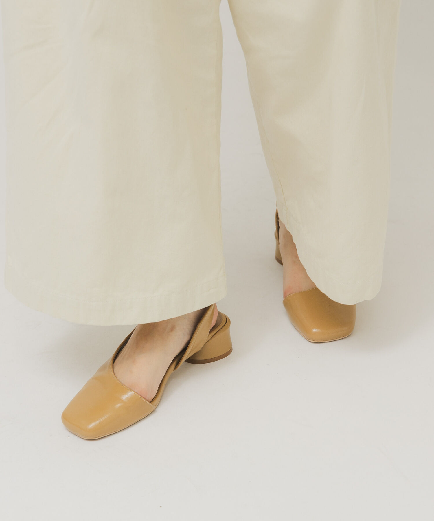  「スクエアトゥアシンメトリーパンプス」|パンプス|