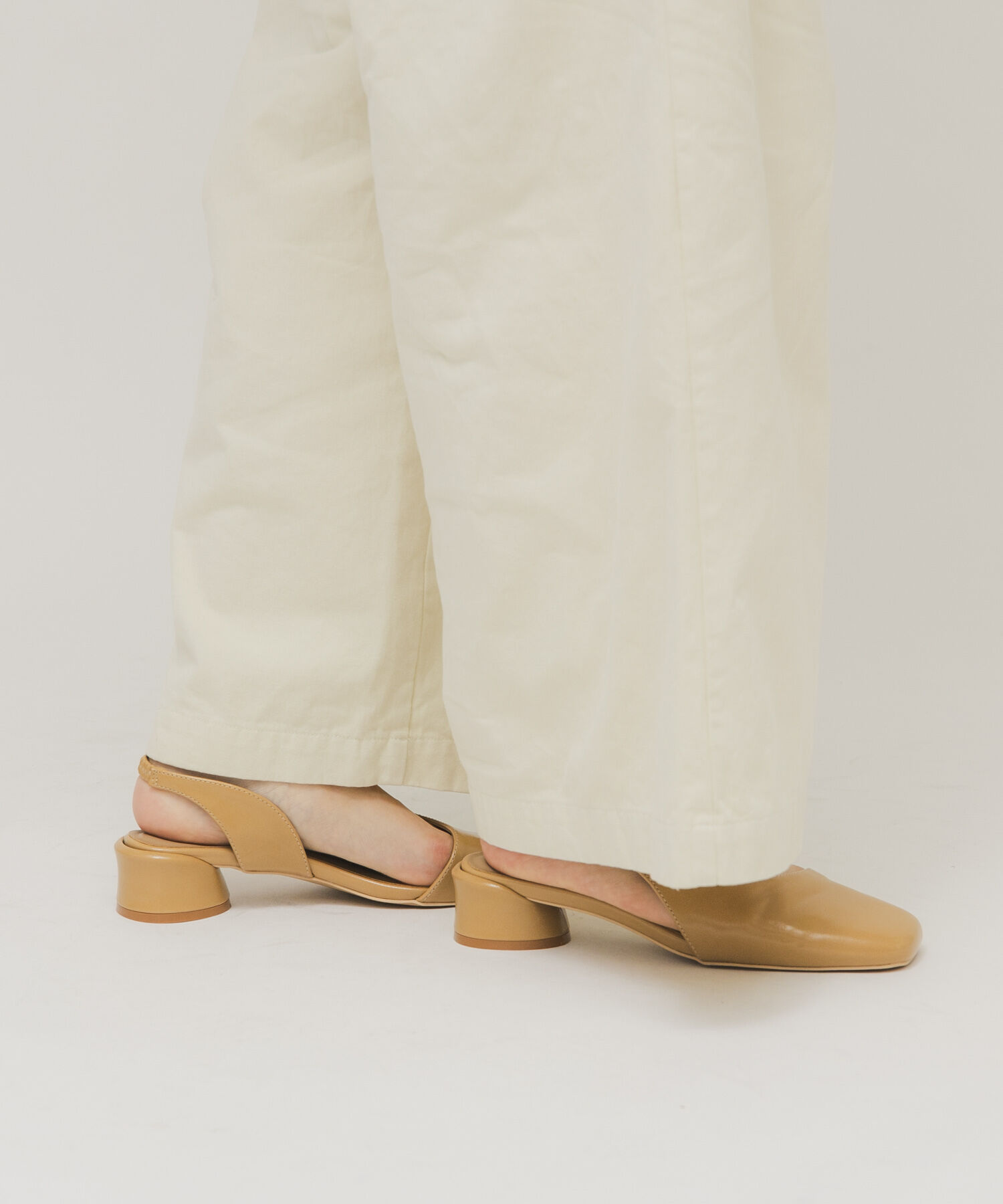  「スクエアトゥアシンメトリーパンプス」|パンプス|