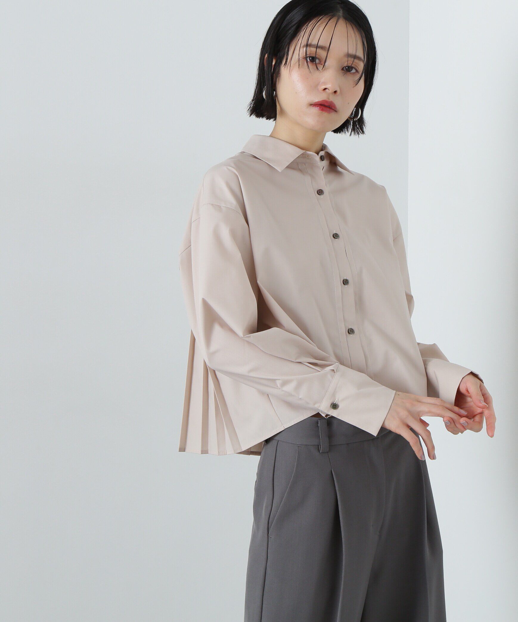  「バックプリーツショートシャツ」|シャツ・ブラウス|ベージュ