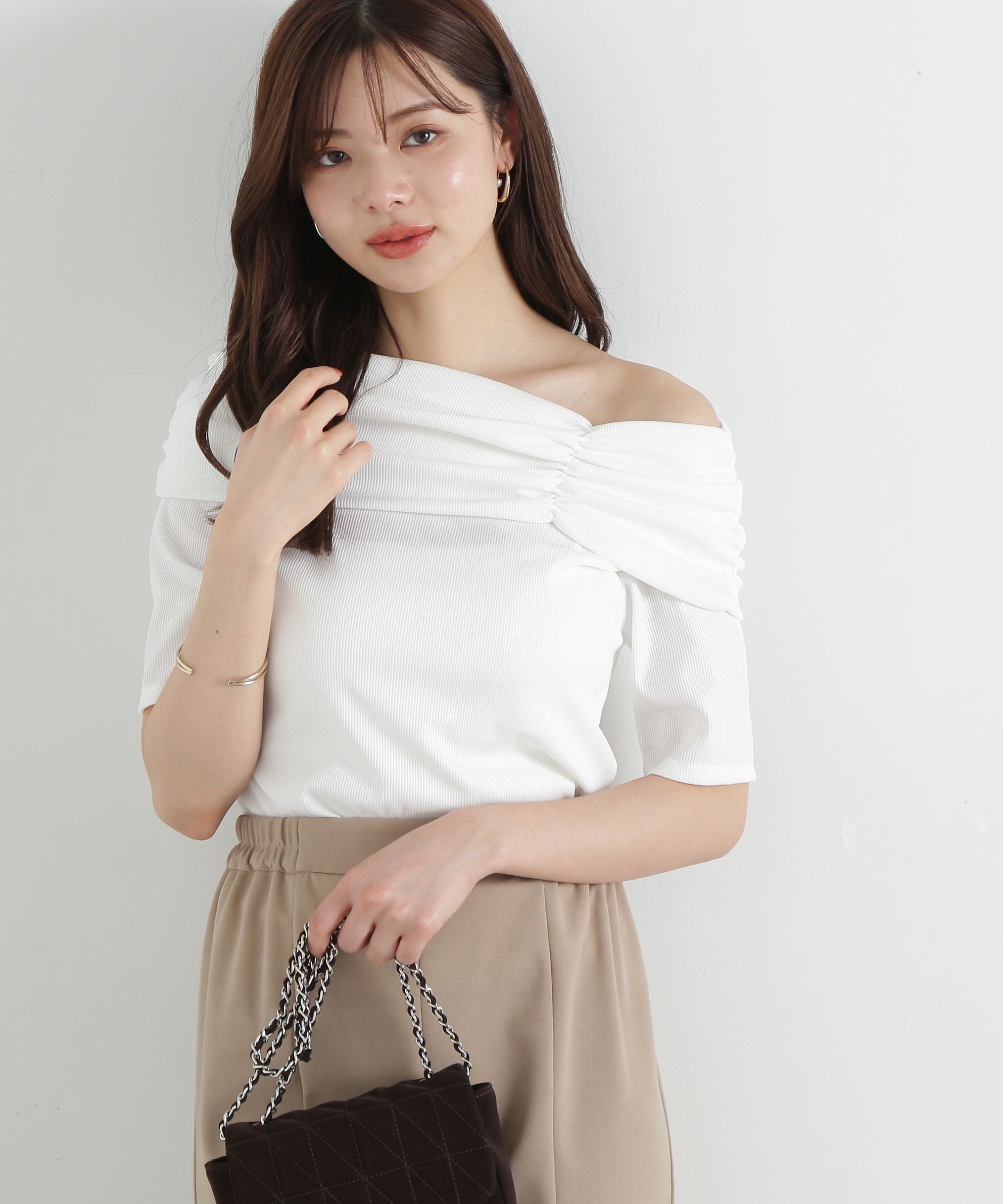 PROPORTION BODY DRESSING「デザインオフショルカットソー」|Tシャツ・カットソー|エクリュ1