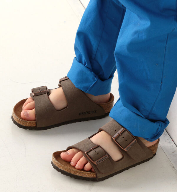 BIRKENSTOCK「【ビルケンシュトック】アリゾナ/モカ ビルコフロー ヌバックレザー/サンダル キッズ」|サンダル|モカ
