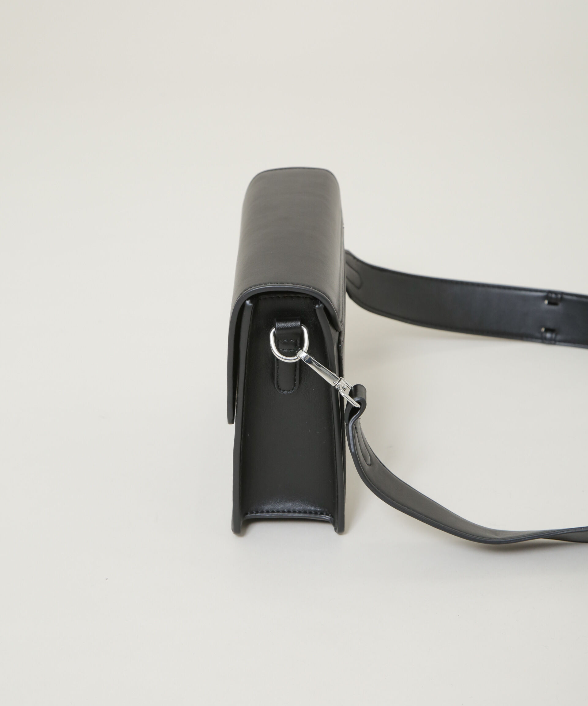 nano･universe「HVISK/Cayman」|ショルダー・メッセンジャー|