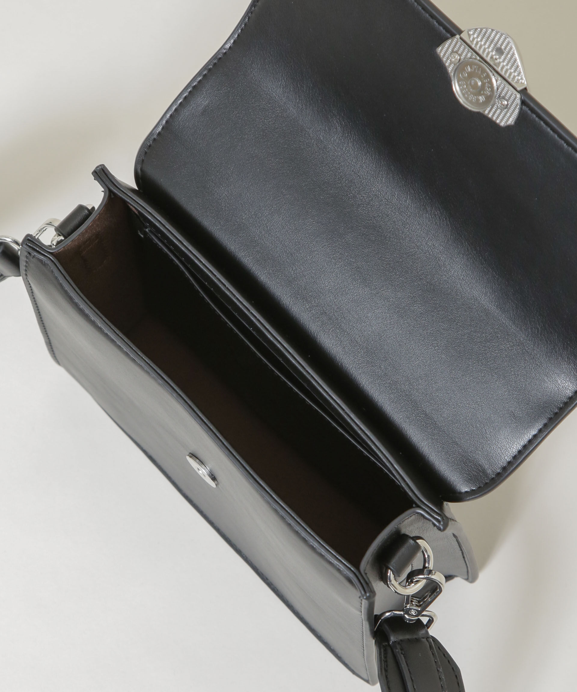 nano･universe「HVISK/Cayman」|ショルダー・メッセンジャー|