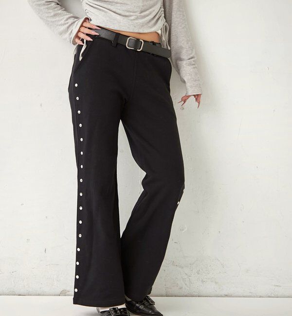  「STUDDED SWEAT MIDI FLARE PANTS」|チノ|ブラック