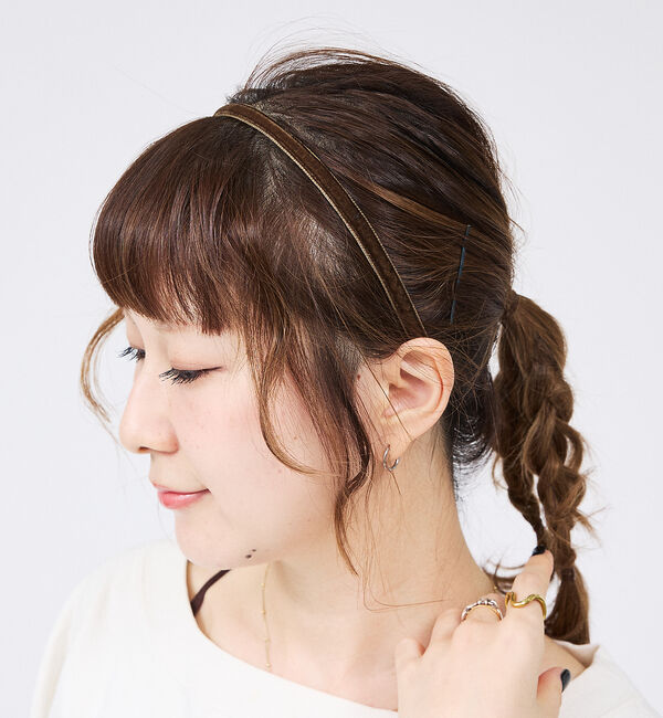 Rouge vif「【Jennifer Ouellette/ジェニファー・オーレット】ベルベットリバ」|ヘアバンド|ベージュ