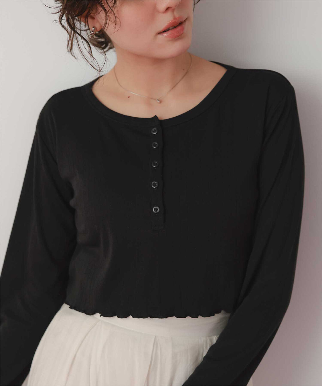 titivate「コンパクトヘンリーネックロングスリーブトップス」|Tシャツ・カットソー|ブラック