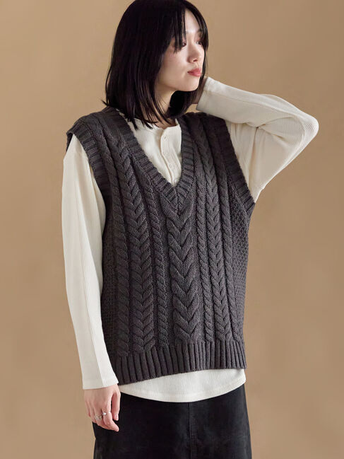 sm2rhythm「ケーブルニットベスト」|ダウンベスト・ベスト|チャコールグレー