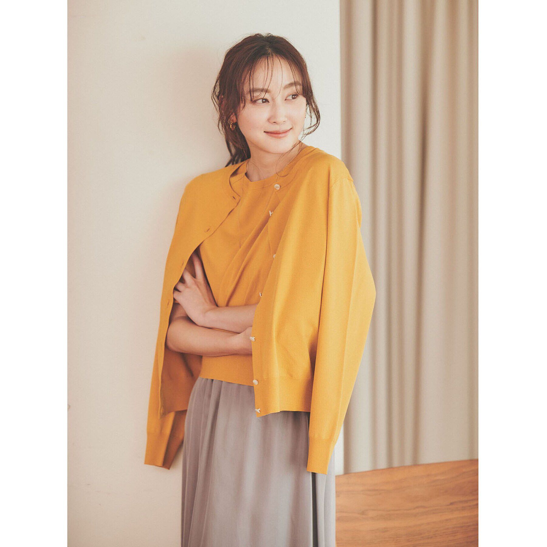 UNTITLED「【薄手素材/アンサンブル可能/】レーヨンストレッチ クルーネックカーディガン」|カーディガン|