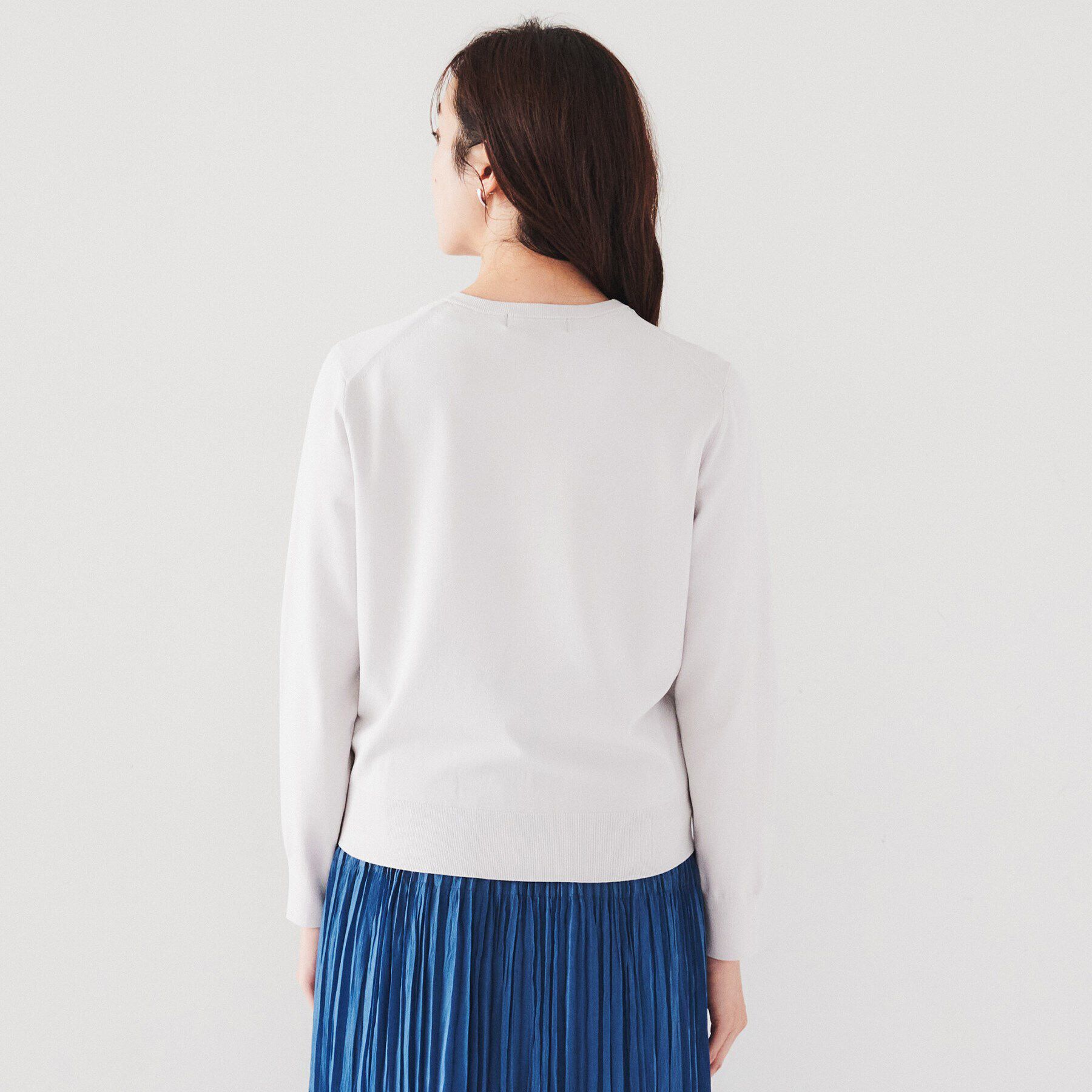 UNTITLED「【薄手素材/アンサンブル可能/】レーヨンストレッチ クルーネックカーディガン」|カーディガン|