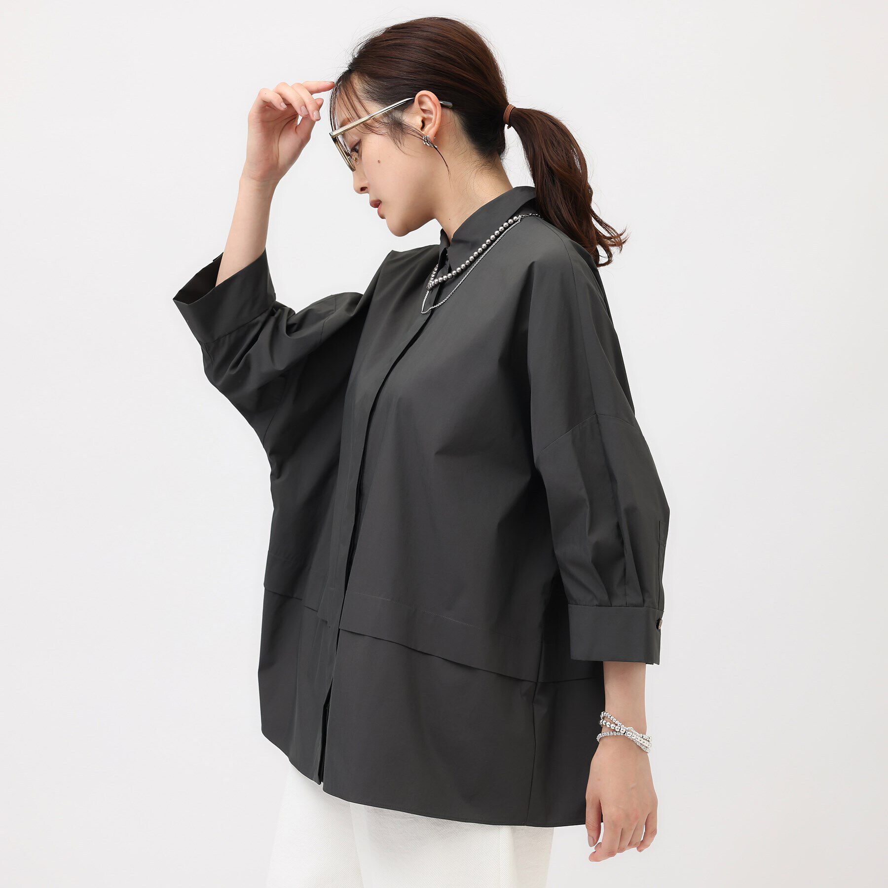 UNTITLED「【洗える/一枚で着映え/ゆったり】7分袖フォルムシャツ」|シャツ・ブラウス|