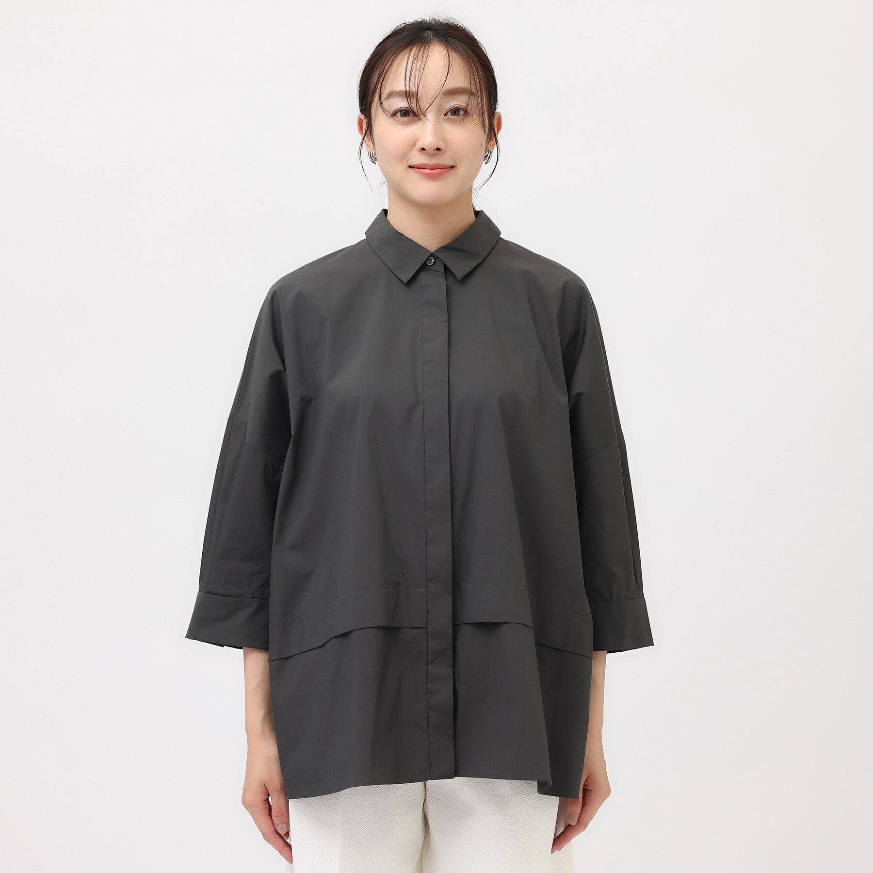 UNTITLED「【洗える/一枚で着映え/ゆったり】7分袖フォルムシャツ」|シャツ・ブラウス|