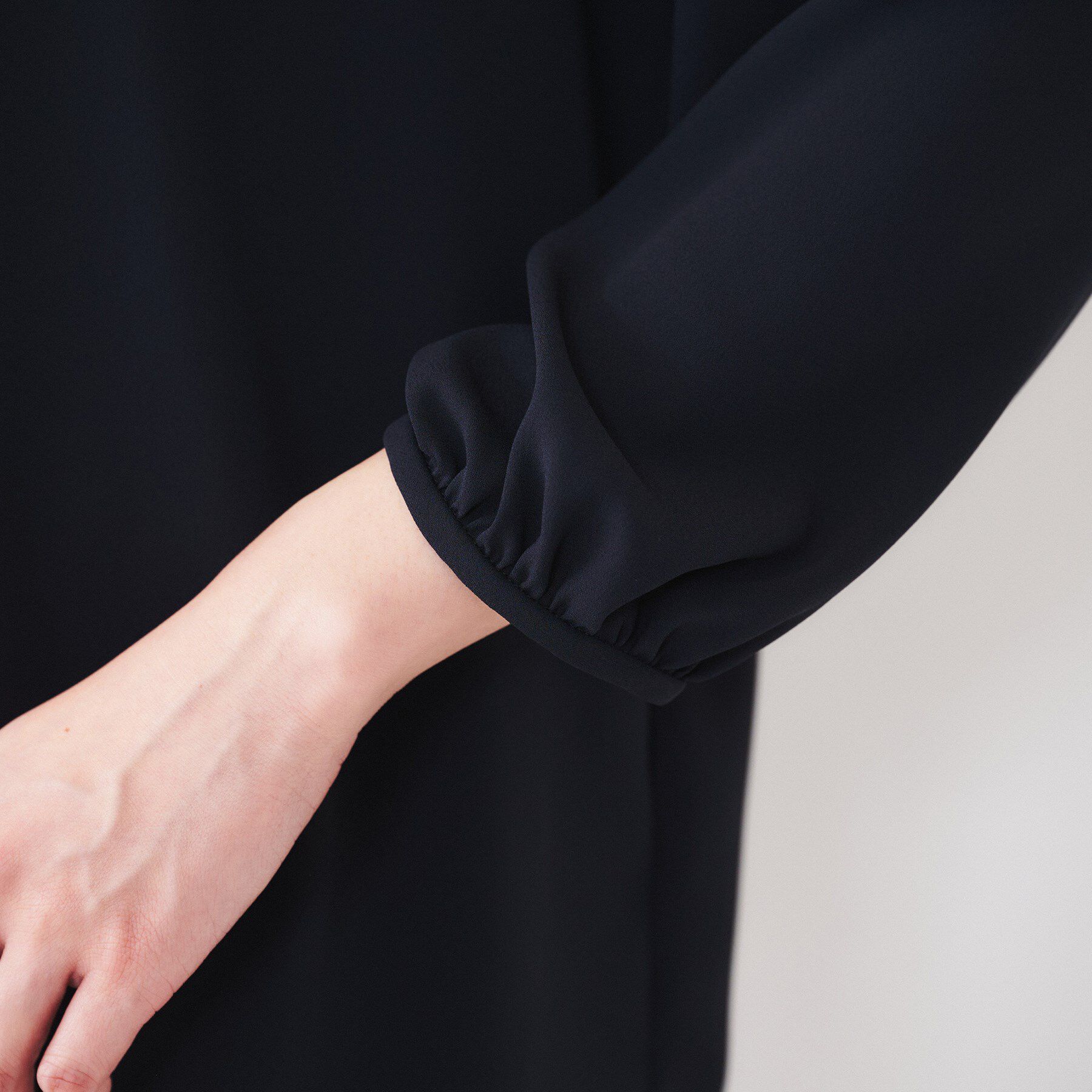 UNTITLED「【通勤】ジョーゼット タックブラウス」|シャツ・ブラウス|