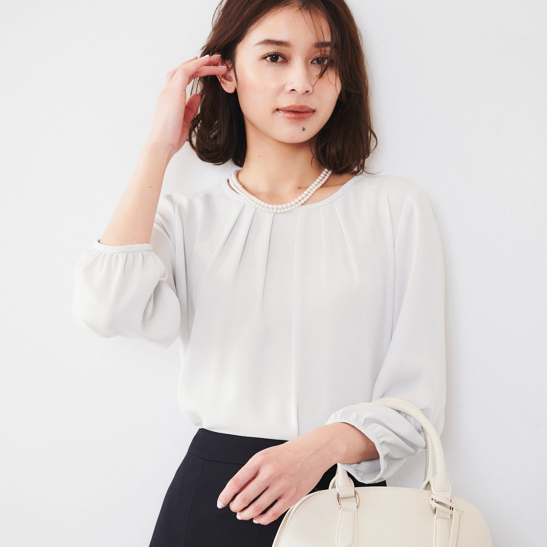 UNTITLED「【通勤】ジョーゼット タックブラウス」|シャツ・ブラウス|ライトグレー(011