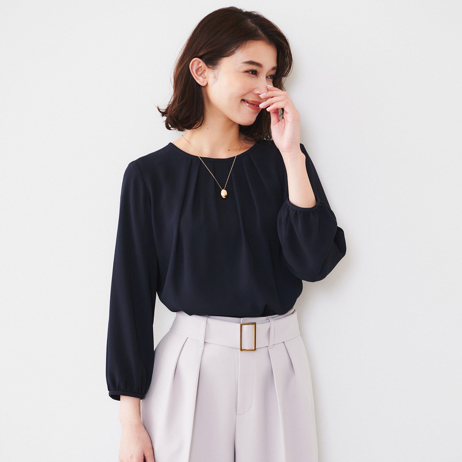 UNTITLED「【通勤】ジョーゼット タックブラウス」|シャツ・ブラウス|ネイビー(094)