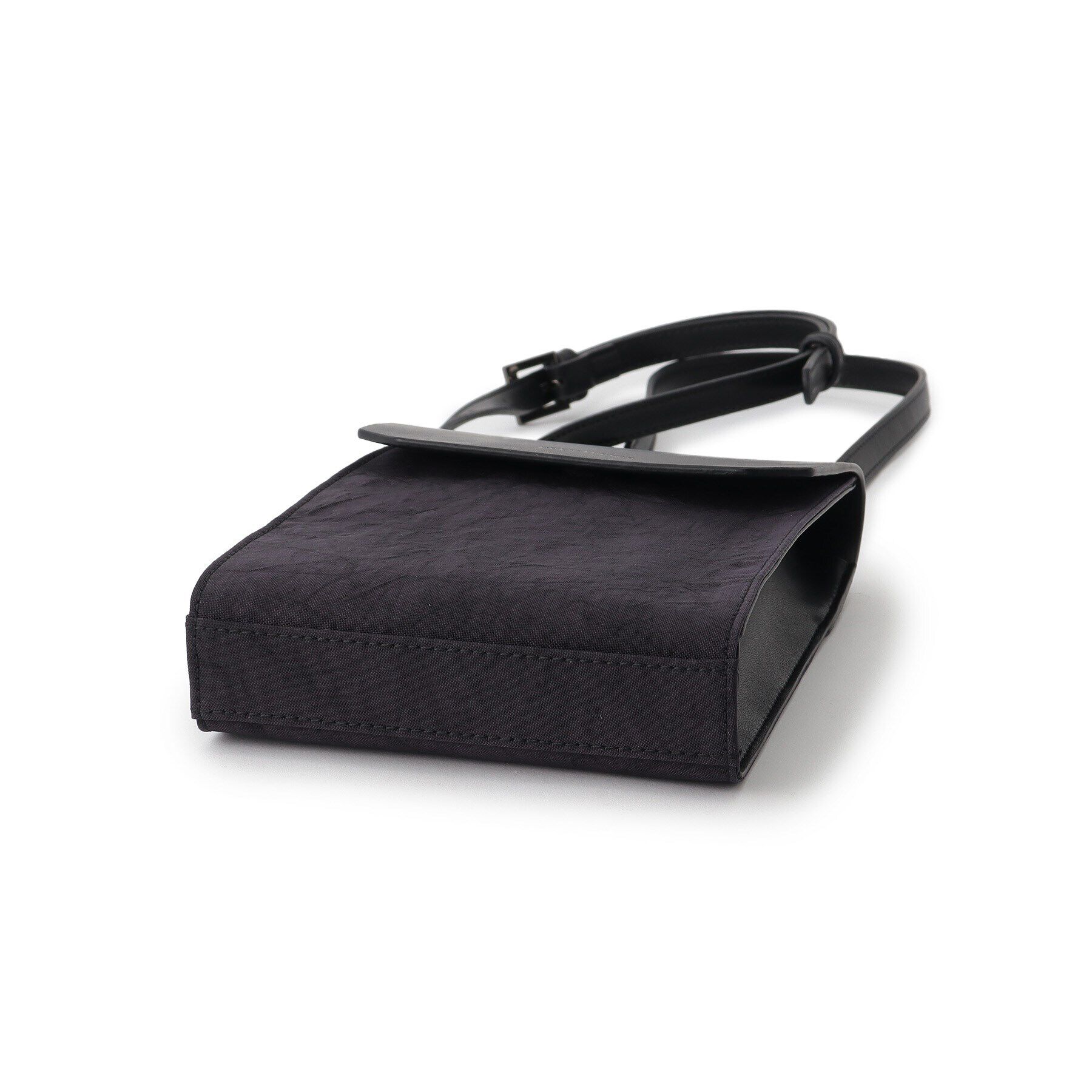 DRESSTERIOR「DRESSTERIOR&times;gabria コラボ エアバッグ ミニショルダー」|ショルダー・メッセンジャー|