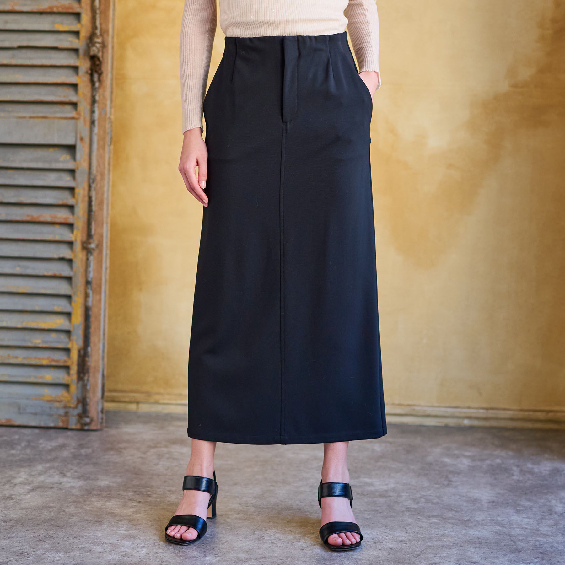 DRESSTERIOR「【大人百花春号掲載　モデル美香さん着用】ストレッチポンチタイトスカート」|スカート|ブラック(019)