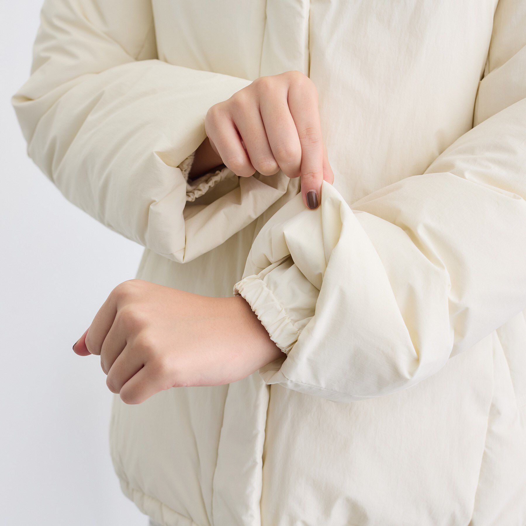 INDIVI「【撥水／洗える／デザイン衿】ステッチレス ショートダウンコート」|ダウン|