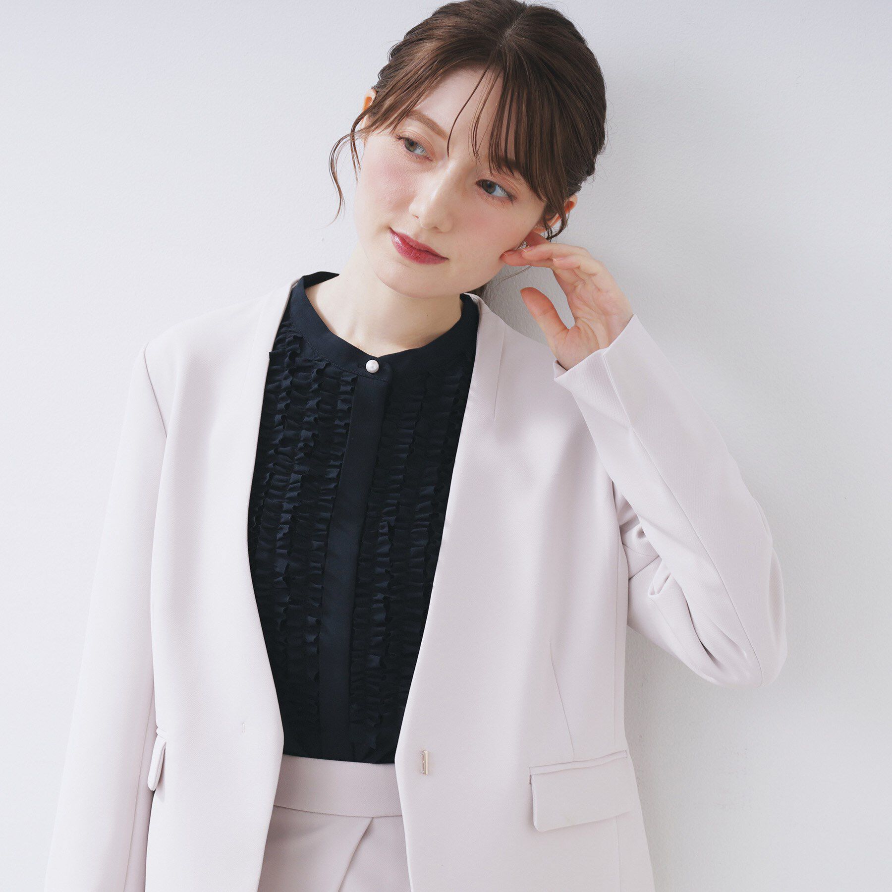 index「バンドカラーフリルブラウス【洗濯機OK/イージーアイロン】」|シャツ・ブラウス|