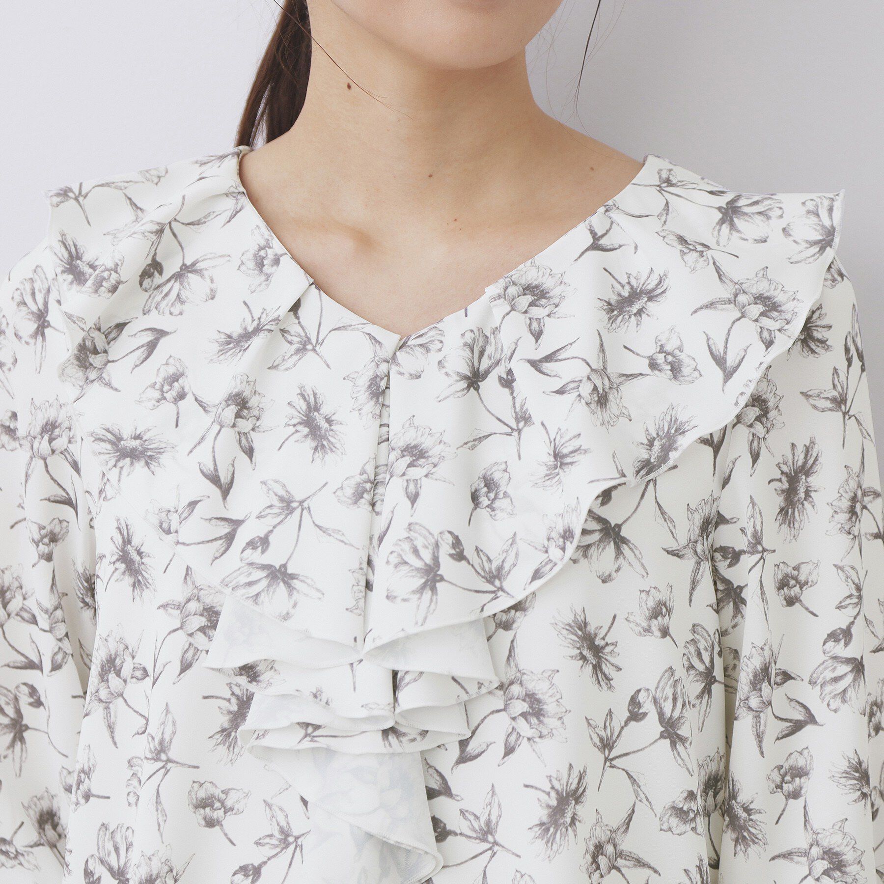 index「ラッフルフリルフラワーアソート【洗濯機OK／イージーアイロン】」|シャツ・ブラウス|