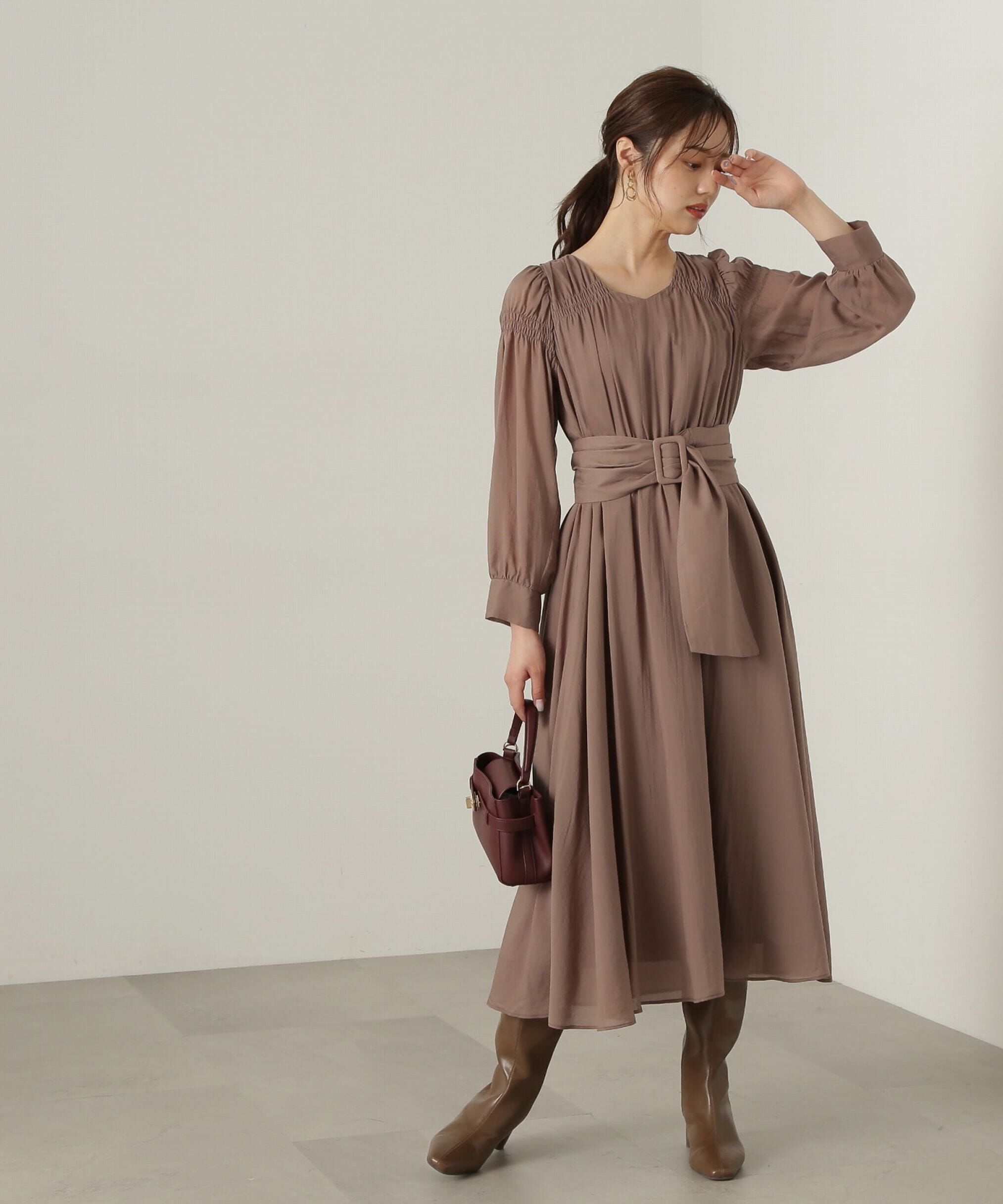PROPORTION BODY DRESSING「肩シャーリングシアーワンピース24AW」|ワンピース|モカ1