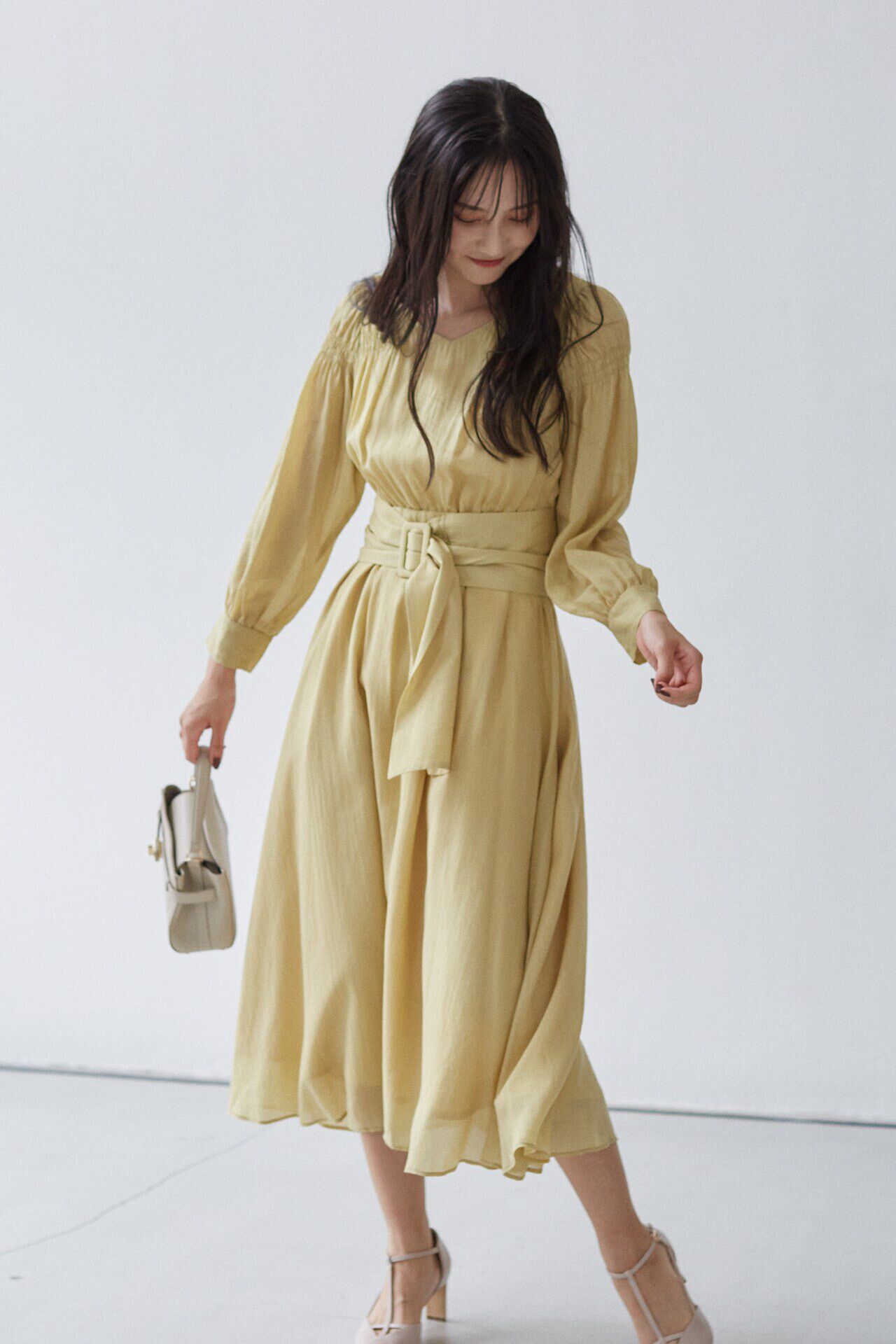 PROPORTION BODY DRESSING「肩シャーリングシアーワンピース24AW」|ワンピース|