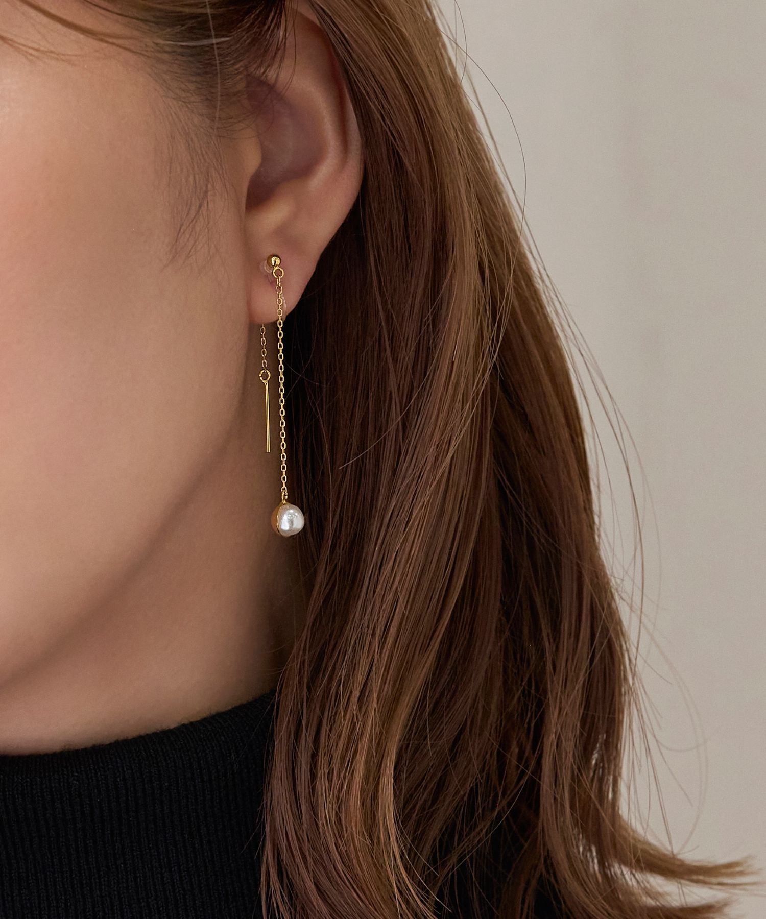 Phoebe「【金属アレルギー対応】グロッシープロフィールイヤリング」|イヤリング|ゴールド