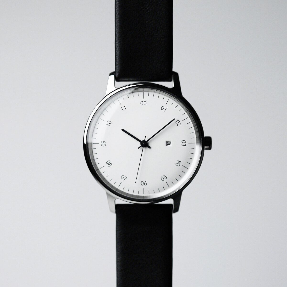 sazare「<sazare (ｻｻﾞﾚ) > 38mm ｼﾙﾊﾞｰｹｰｽ ﾎﾜｲﾄ ﾌﾞﾗｯｸﾚｻﾞｰﾍﾞﾙﾄ」|腕時計|