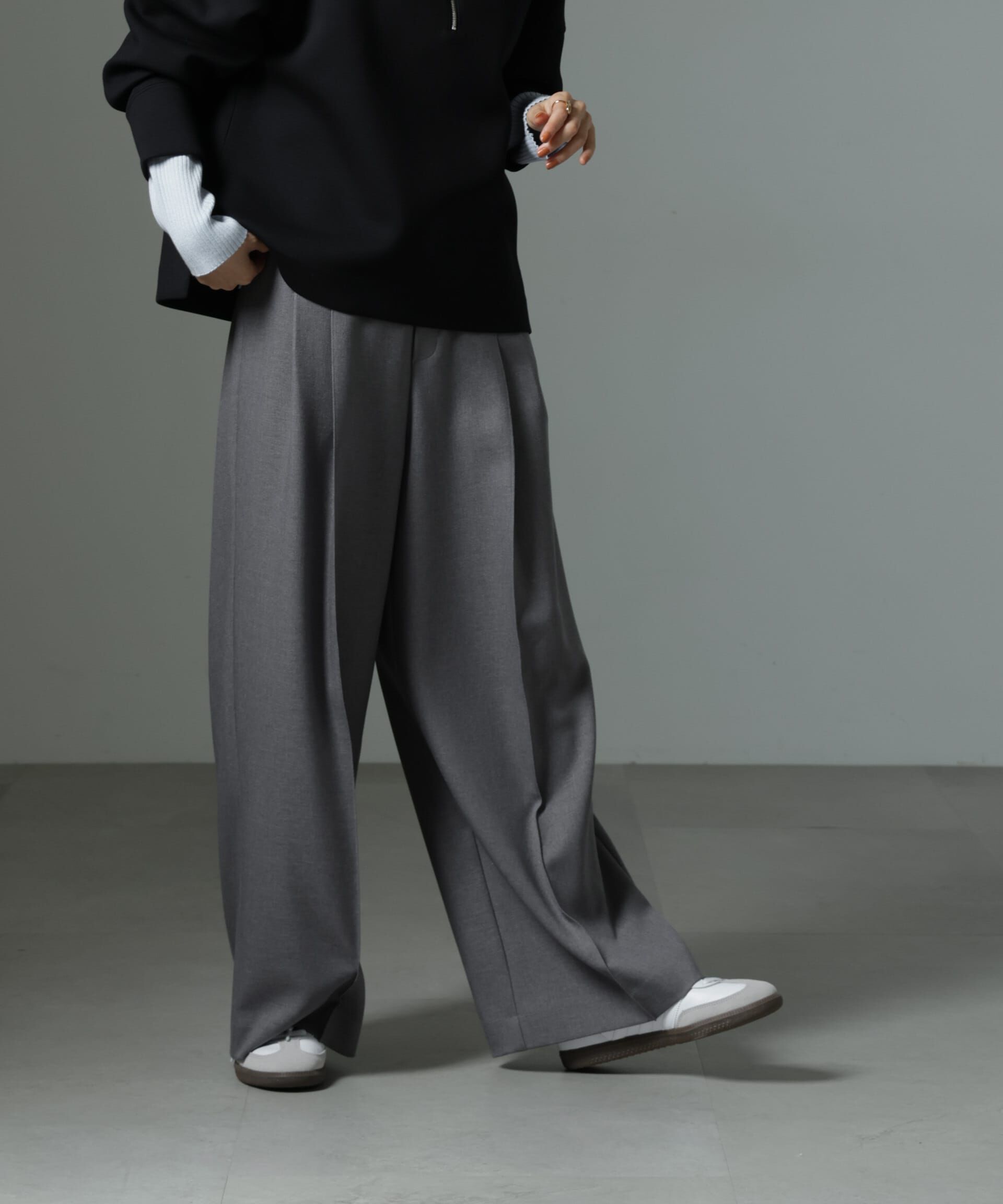 nano･universe「ストレッチサージピンタックイージーワイドパンツ（セットアップ可）」|チノ|グレー