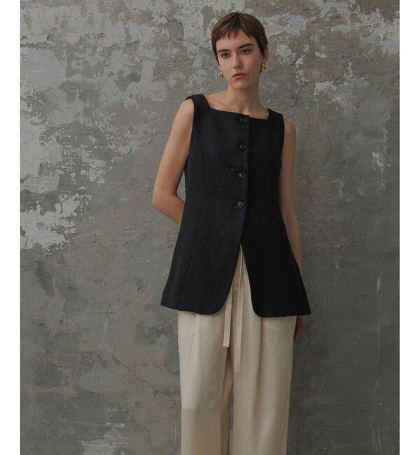 ADAM ET ROPE'「【EMOELLE】スクエアネックジレトップス」|ベスト・ジレ|ブラック(01)