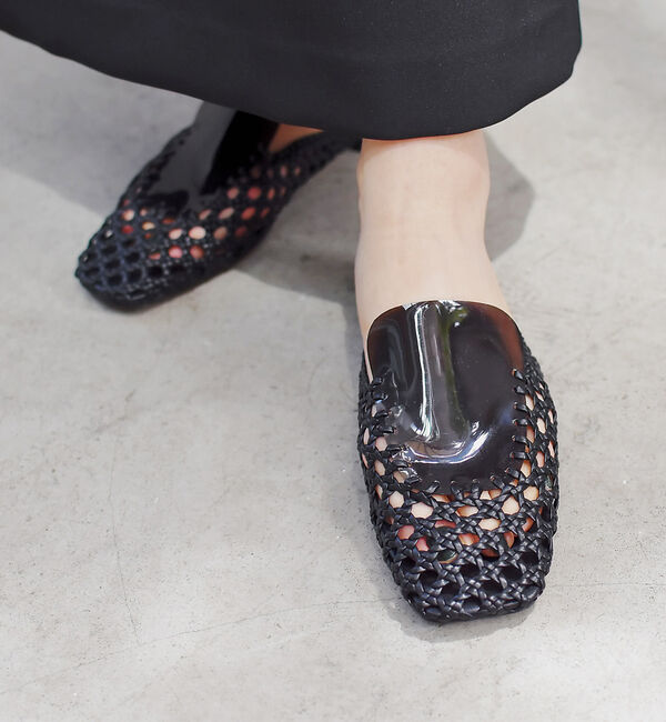 AU BANNISTER「《メッシュ&times;クリア》コンビフラットミュールサンダル」|サンダル|ブラック