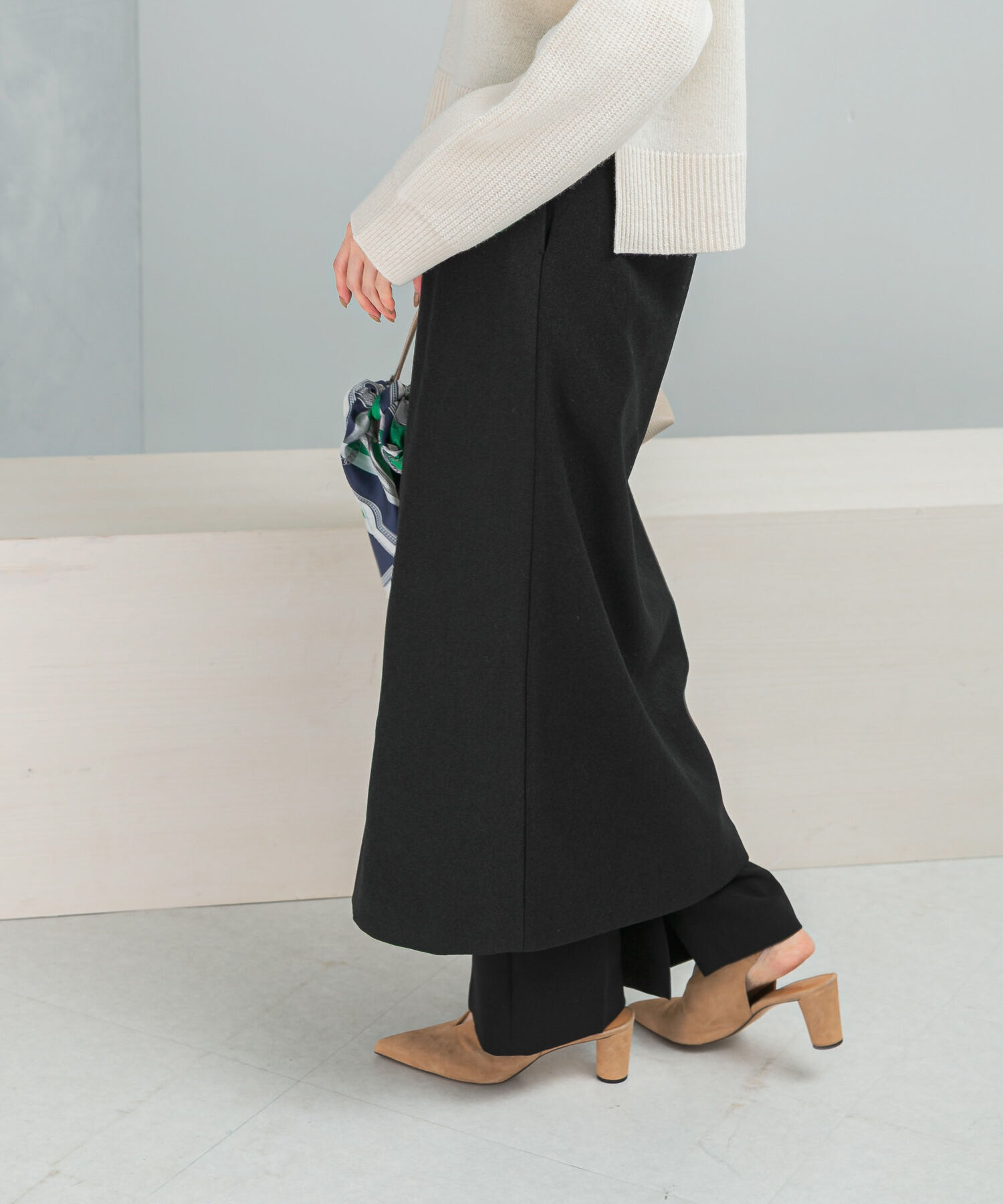 URBAN RESEARCH ROSSO「『UR TECH』後ゴムスリットストレートスカート」|スカート|