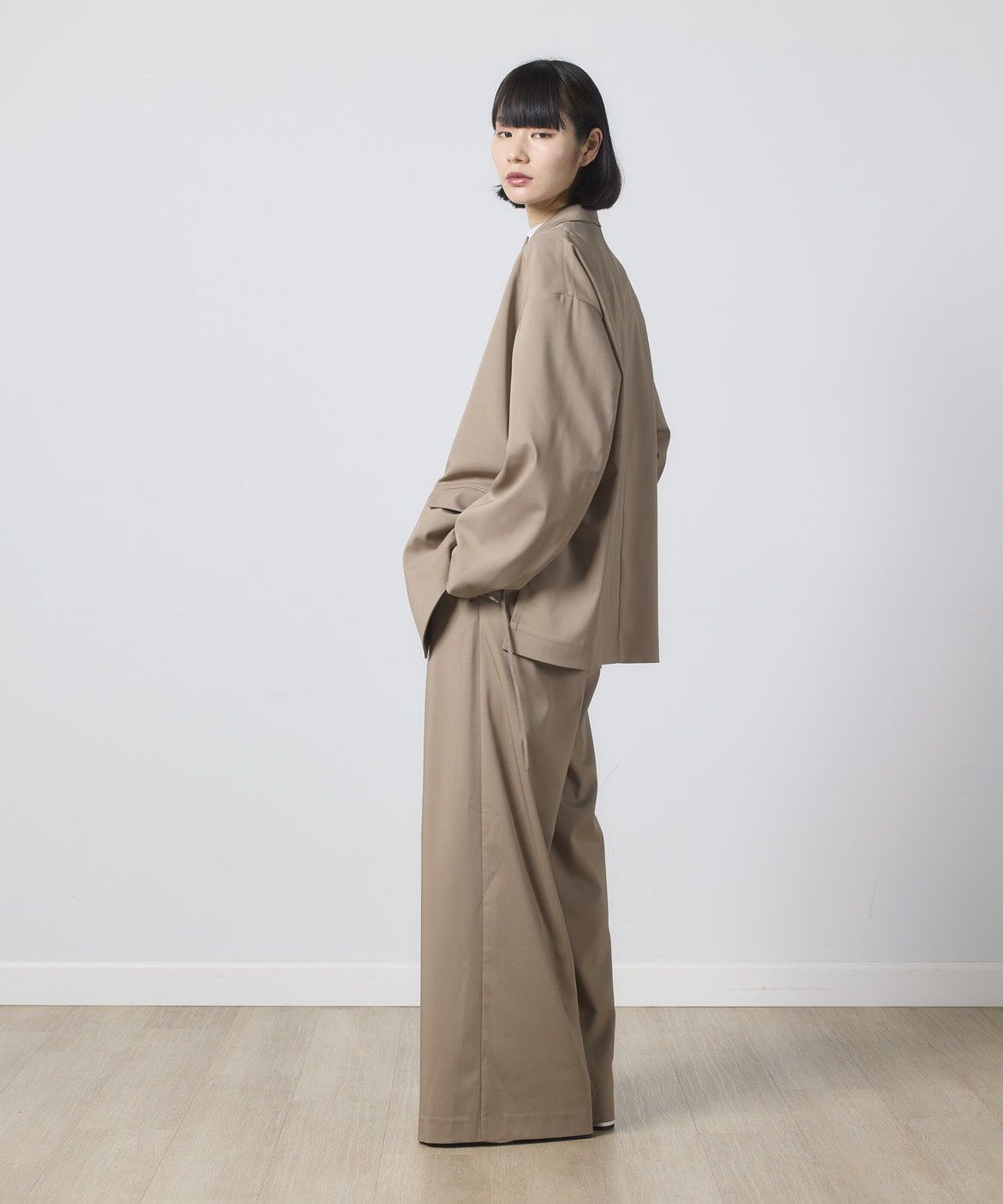 I.T.'S international「《ユニセックス》ライトツイルダブルジャケット」|テーラードジャケット|