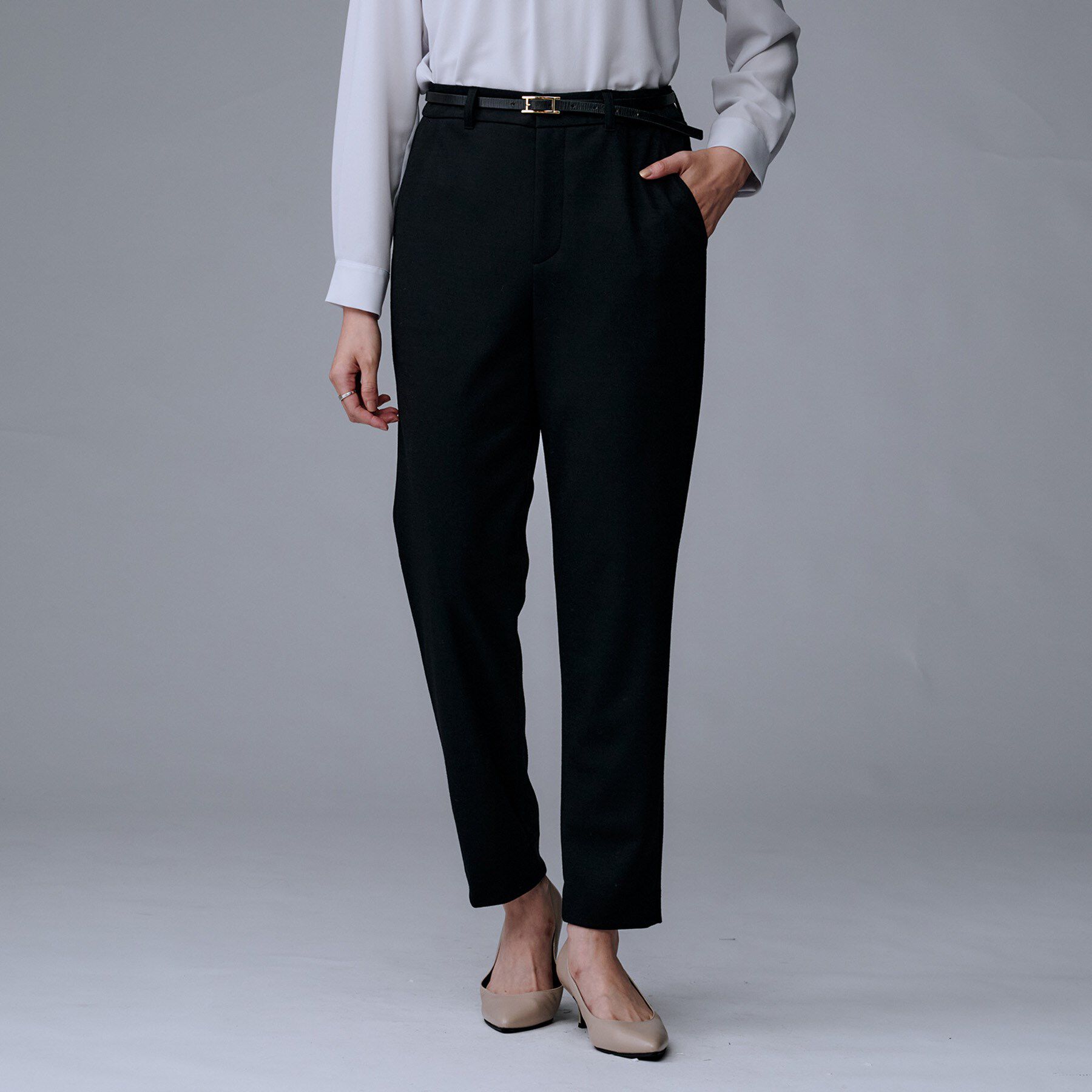 UNTITLED「【洗えるスーツ／ストレッチ】ウール混ジャージ テーパードパンツ」|その他|ブラック(019)