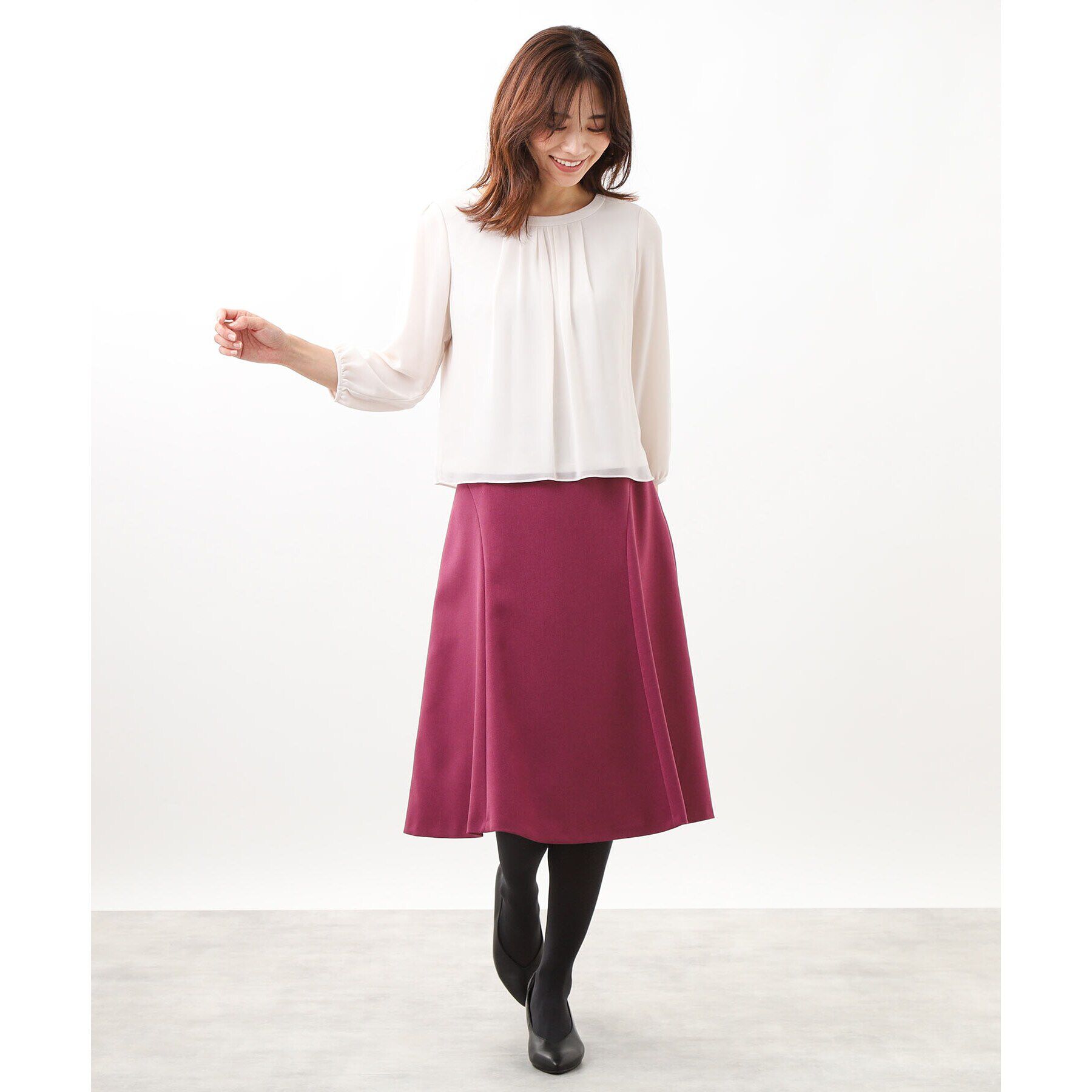 Reflect「【ジャケットのインナーにおすすめ】タックディティールブラウス」|シャツ・ブラウス|