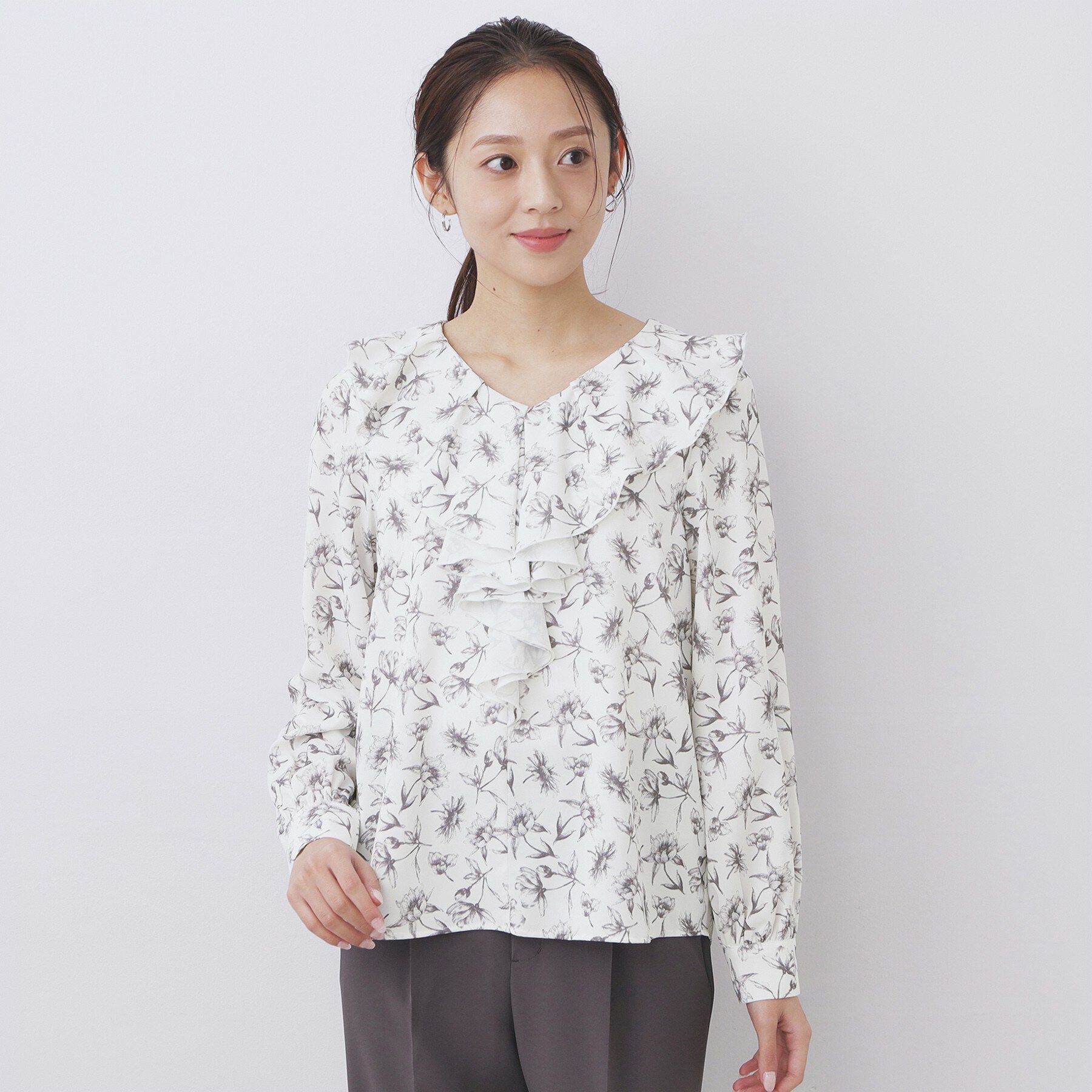 index「ラッフルフリルフラワーアソート【洗濯機OK／イージーアイロン】」|シャツ・ブラウス|