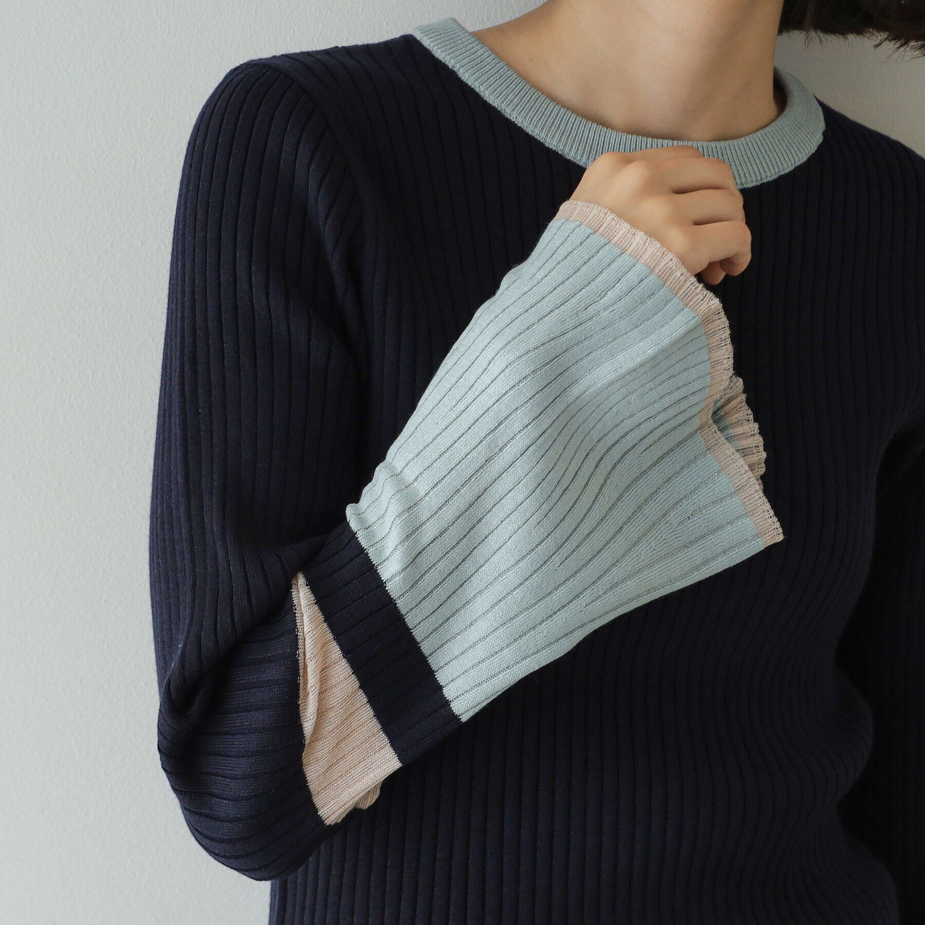 OPAQUE.CLIP「《Oggi掲載》配色フレアースリーブニット【洗濯機洗い可】」|ニット・セーター|