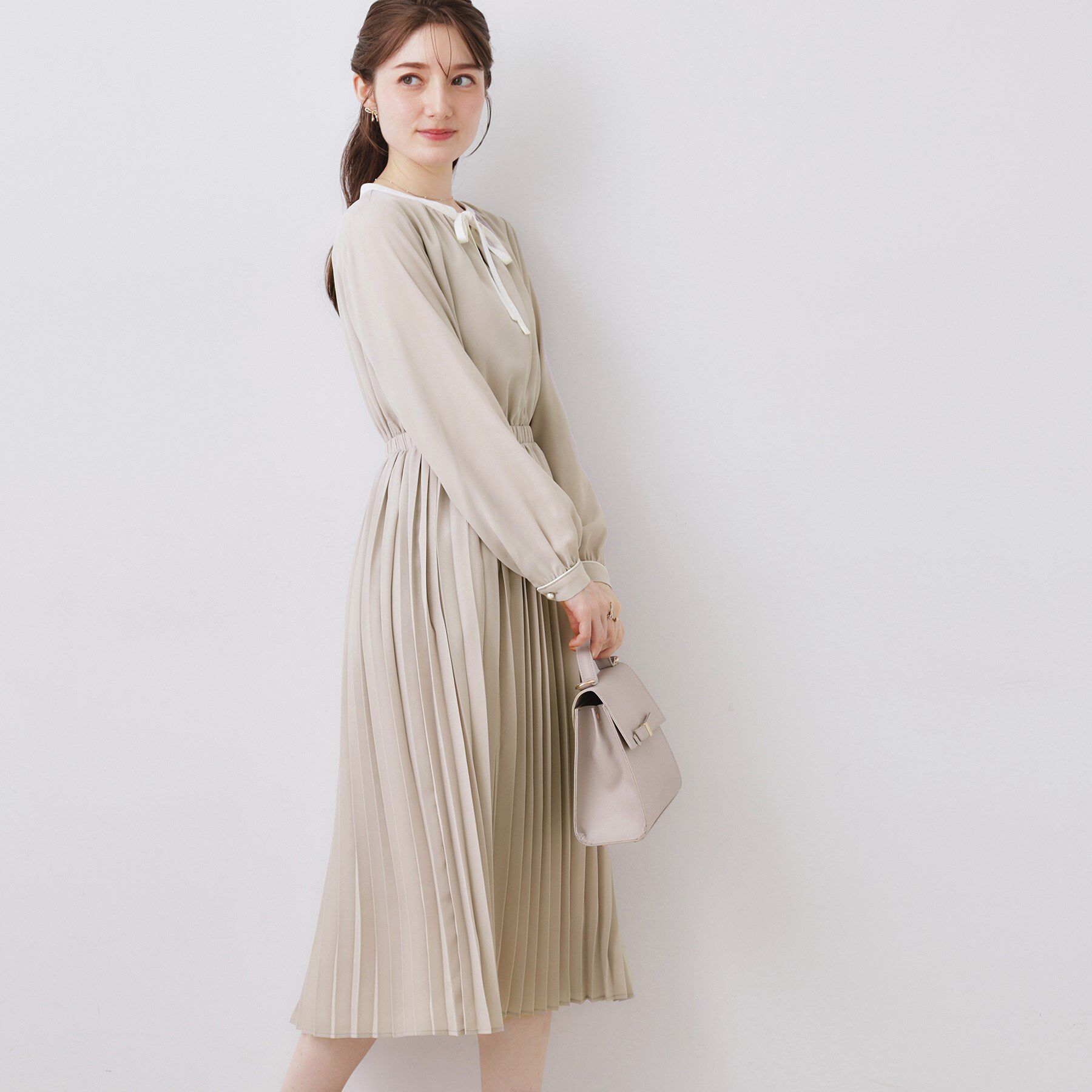 Couture broach「【ハレの日・通勤】配色シフォンプリーツ ワンピース」|ワンピース|