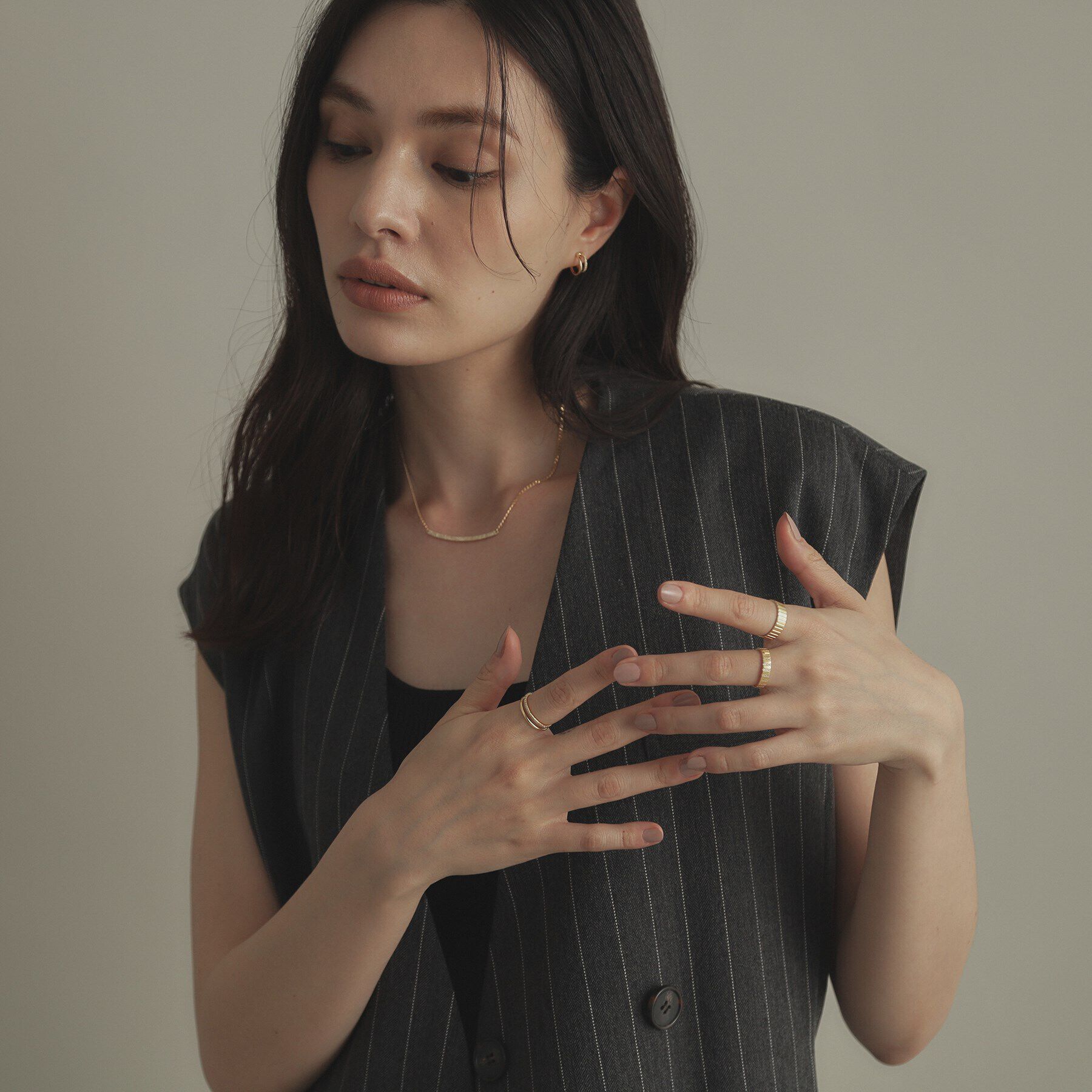 COCOSHNIK「K18ダイヤモンド スリットフープ スタッドピアス」|ピアス|