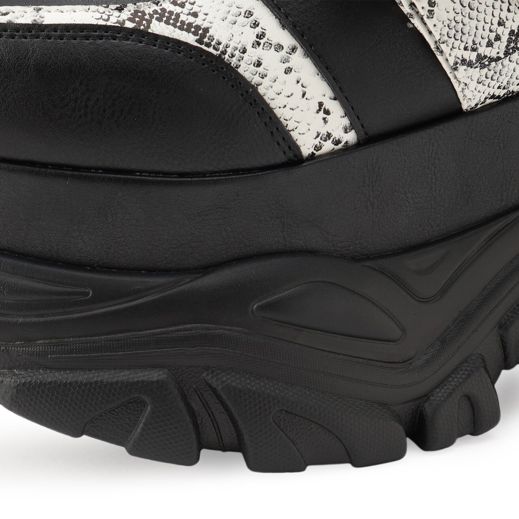 csT&P「チェーン取り外し可能厚底スニーカー」|スニーカー|