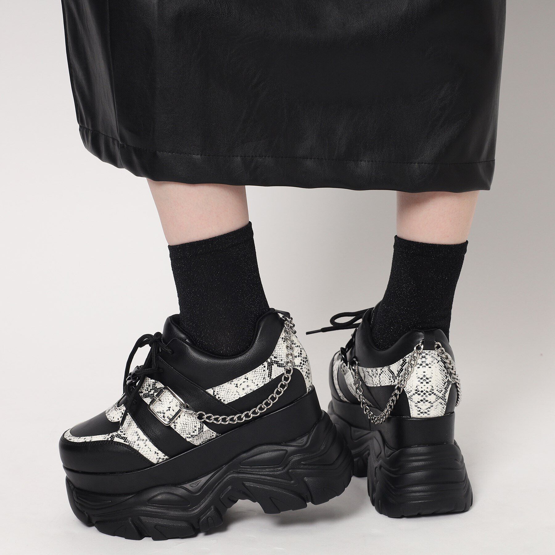 csT&P「チェーン取り外し可能厚底スニーカー」|スニーカー|