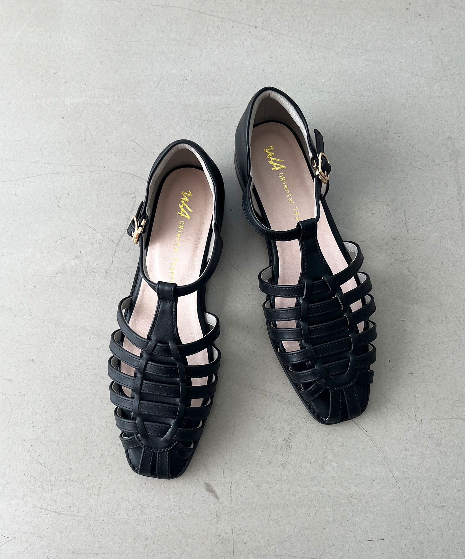 WA Oriental TRaffic「【トレンド】●2025春夏新作●ナローストラップグルカシューズ/52114 グルカサンダル フラット 人気」|サンダル|BLACK