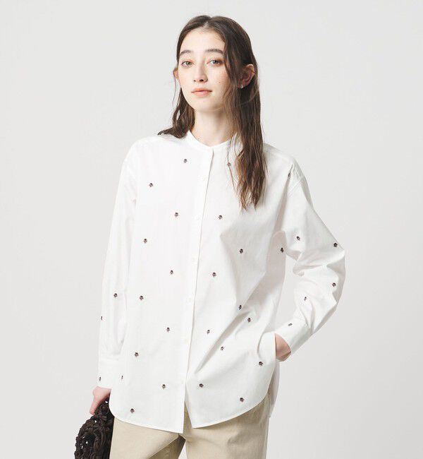 UNITED ARROWS「エンブロイダリーフラワー バンドカラー シャツ」|シャツ・ブラウス|OFF WHITE