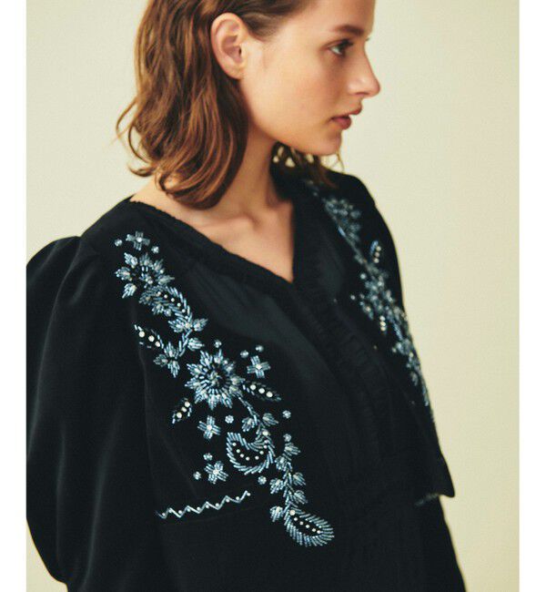 GRACE CONTINENTAL「ショート刺繍ジャケット」|ノーカラージャケット|ブラック