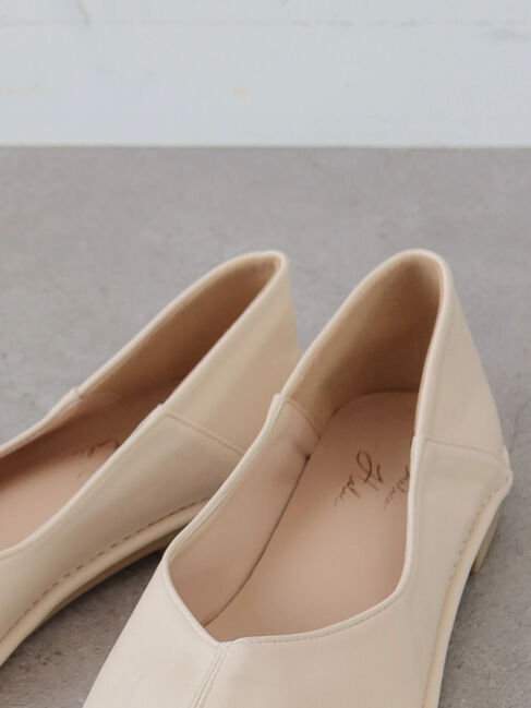  「【WEB限定】ふっくらクッションアウトステッチフラットシューズ」|パンプス|