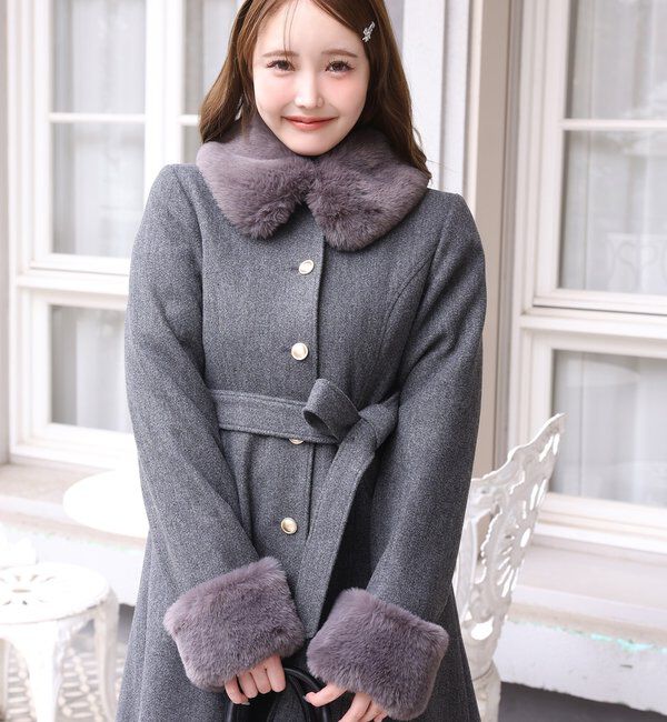  「【サイズ展開あり】襟/袖ファーマルチリボンロングコート」|その他|